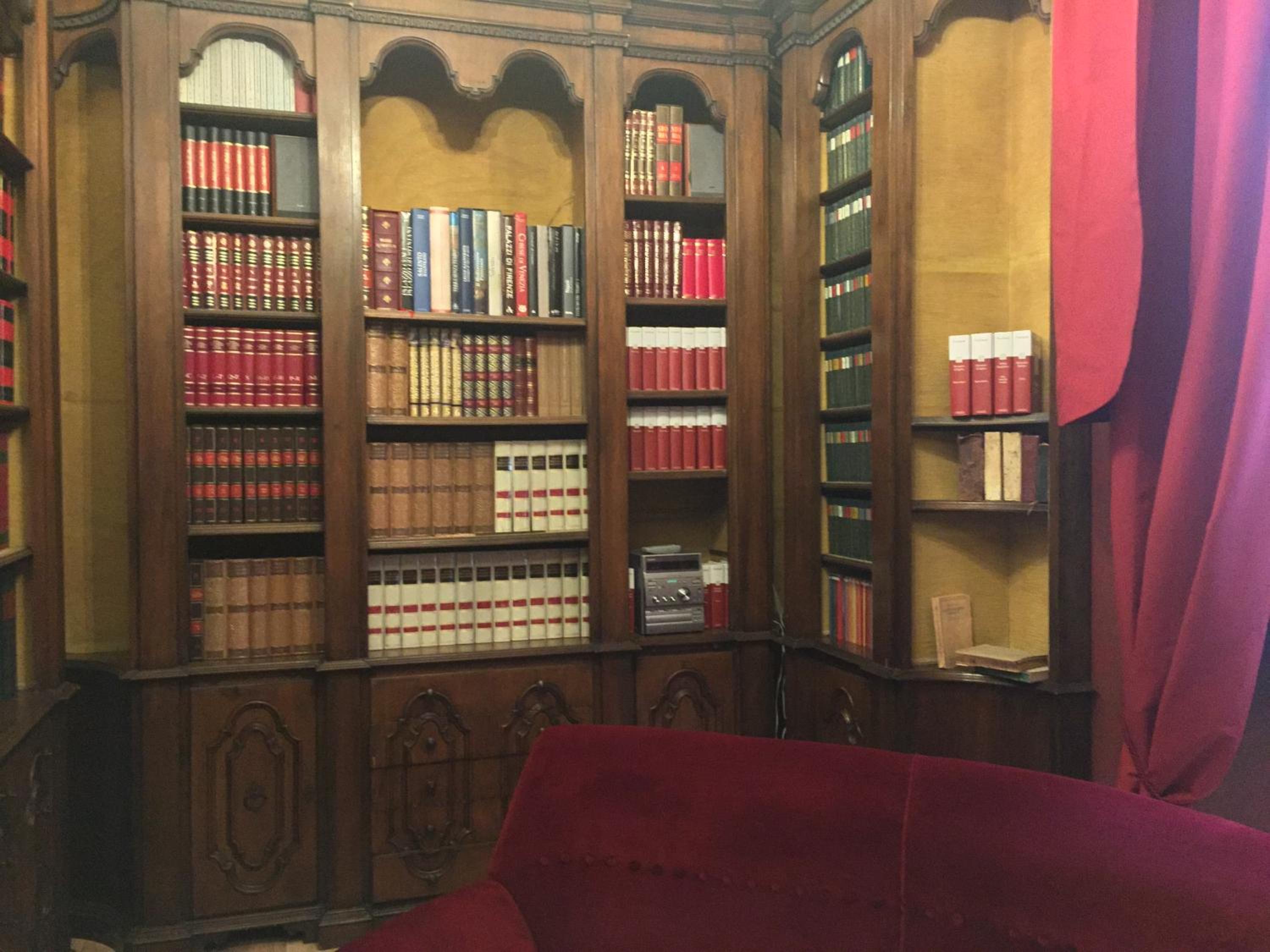 Palazzo Laguardia view 4