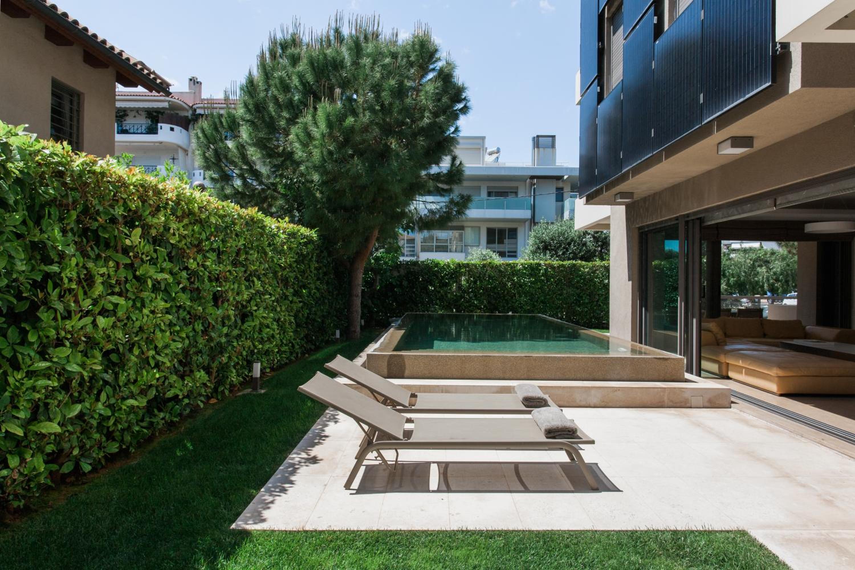 Crystal Green Properties