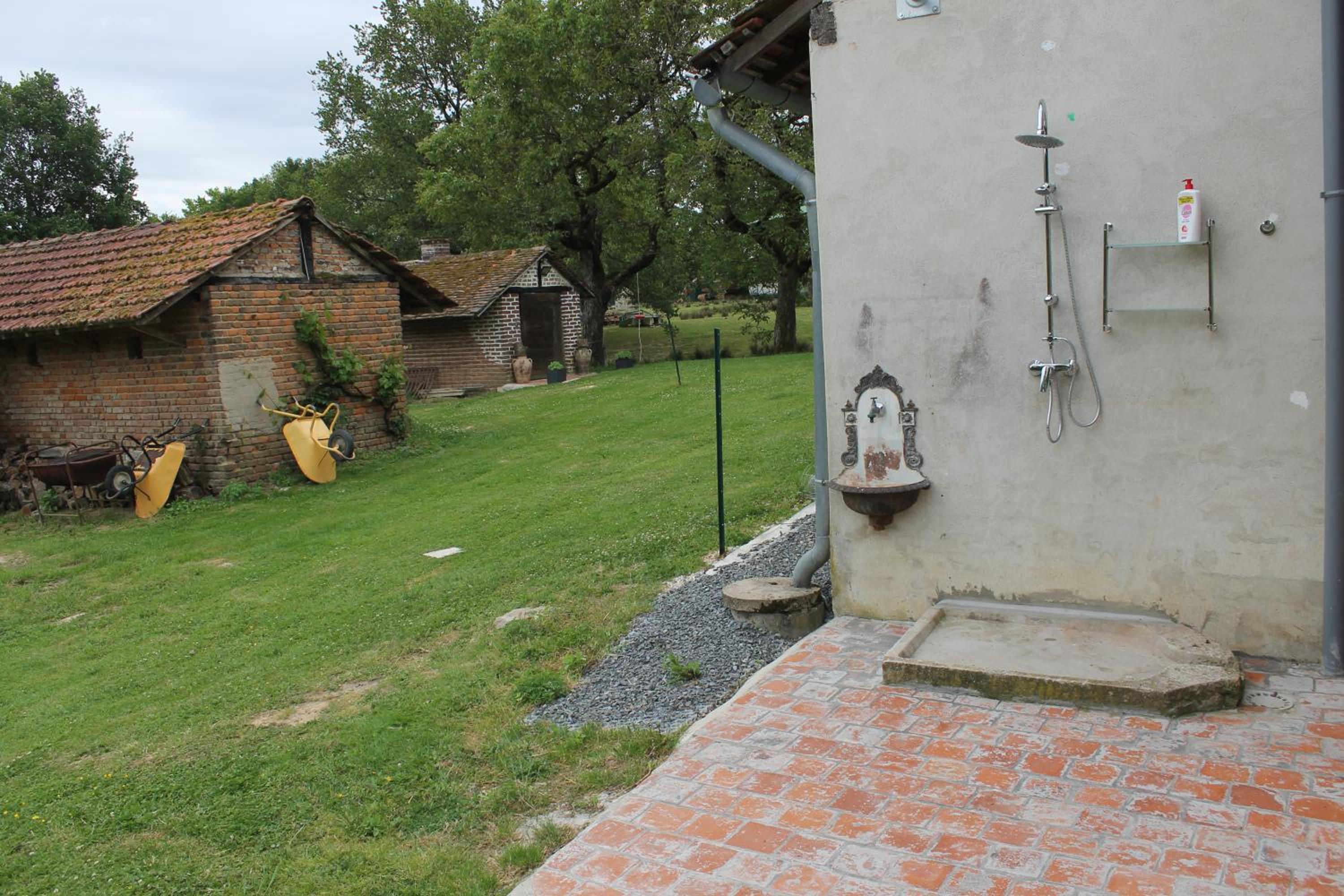 La Petite Ferme du Marais view 2
