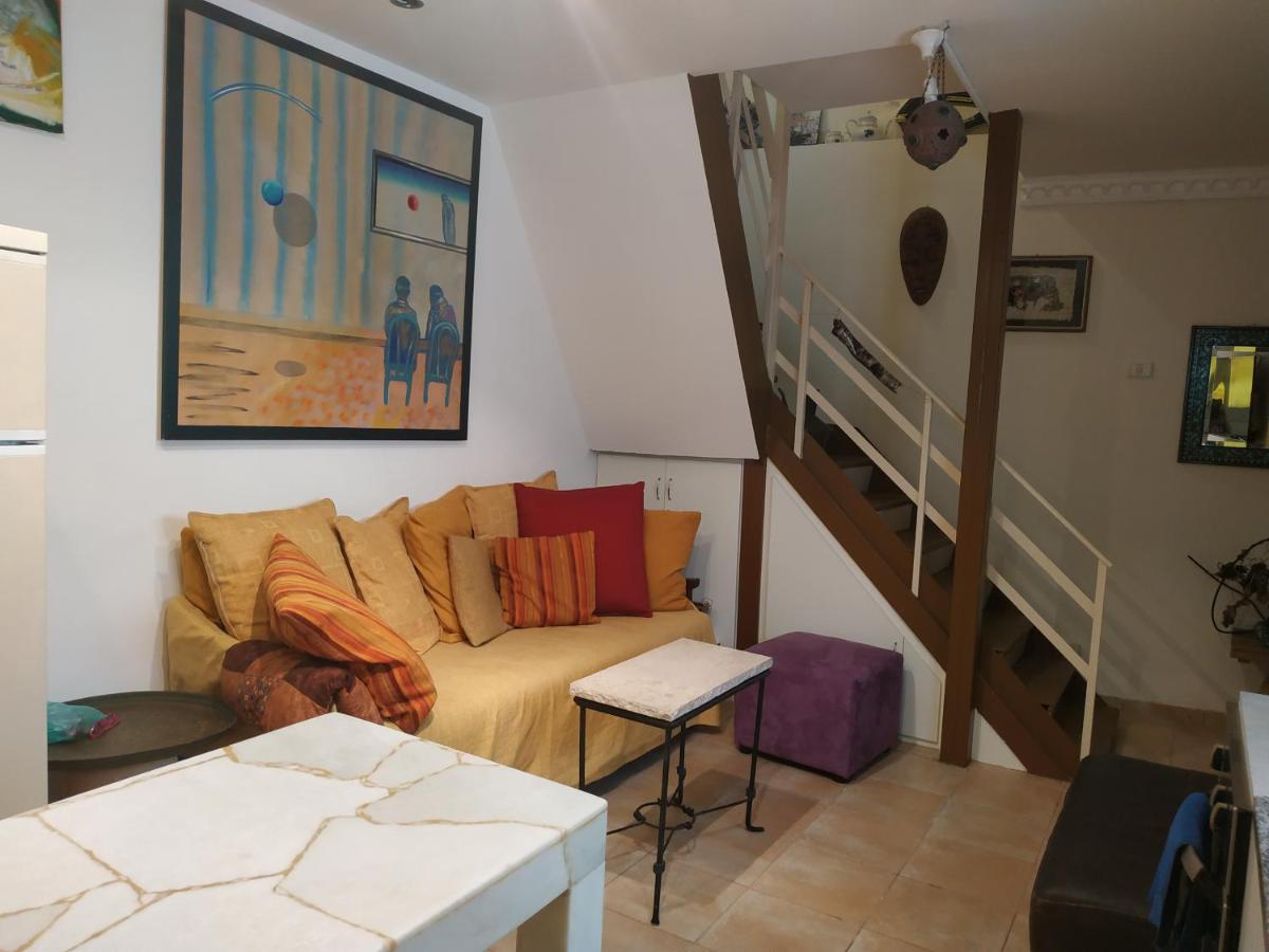 Studio Apt Great Location Heart of Downtown District view 2