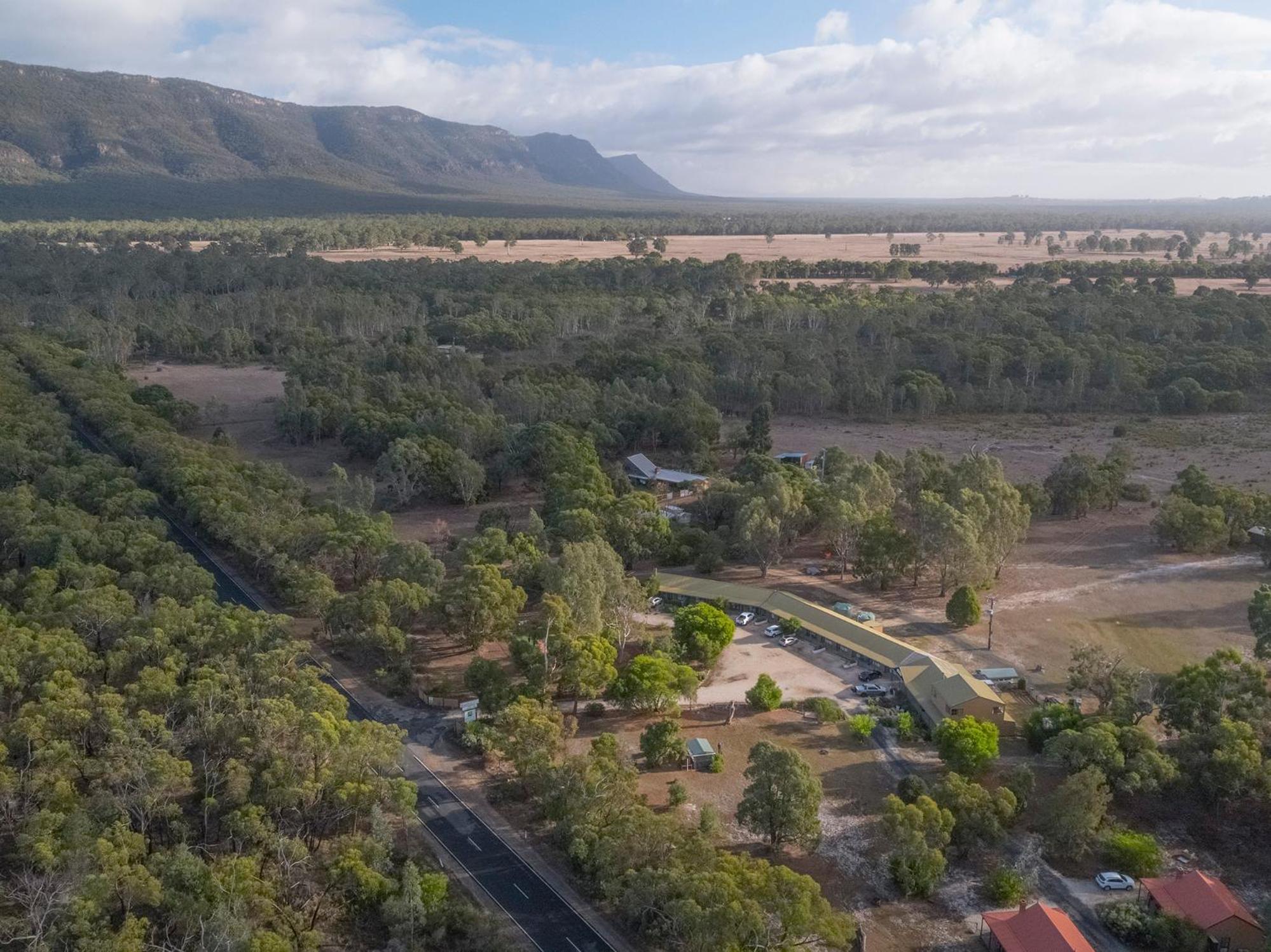 Mountain View Motor Inn & Holiday Lodges