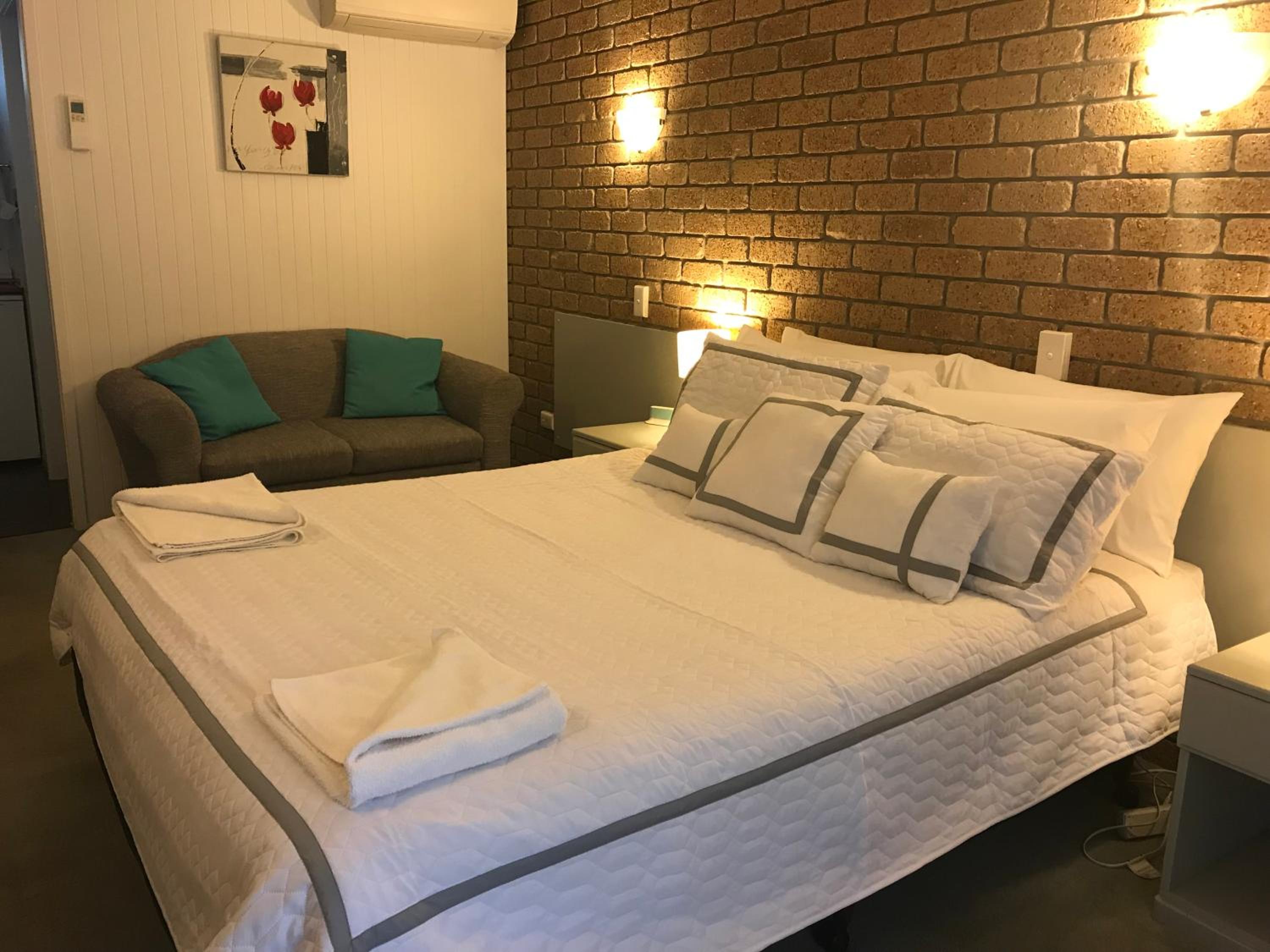 Mountain View Motor Inn & Holiday Lodges