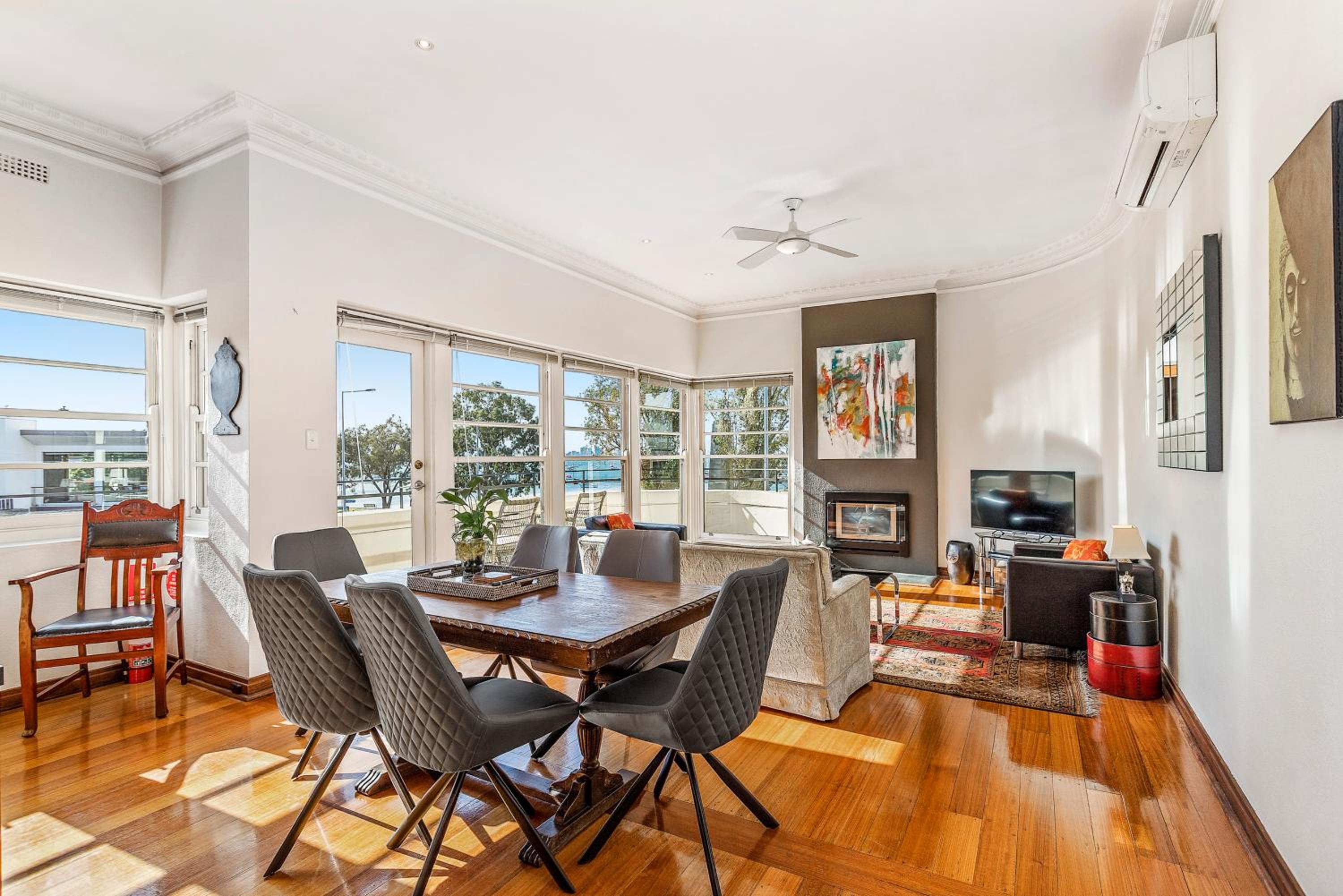 Captains Retreat Apartments and Cottages