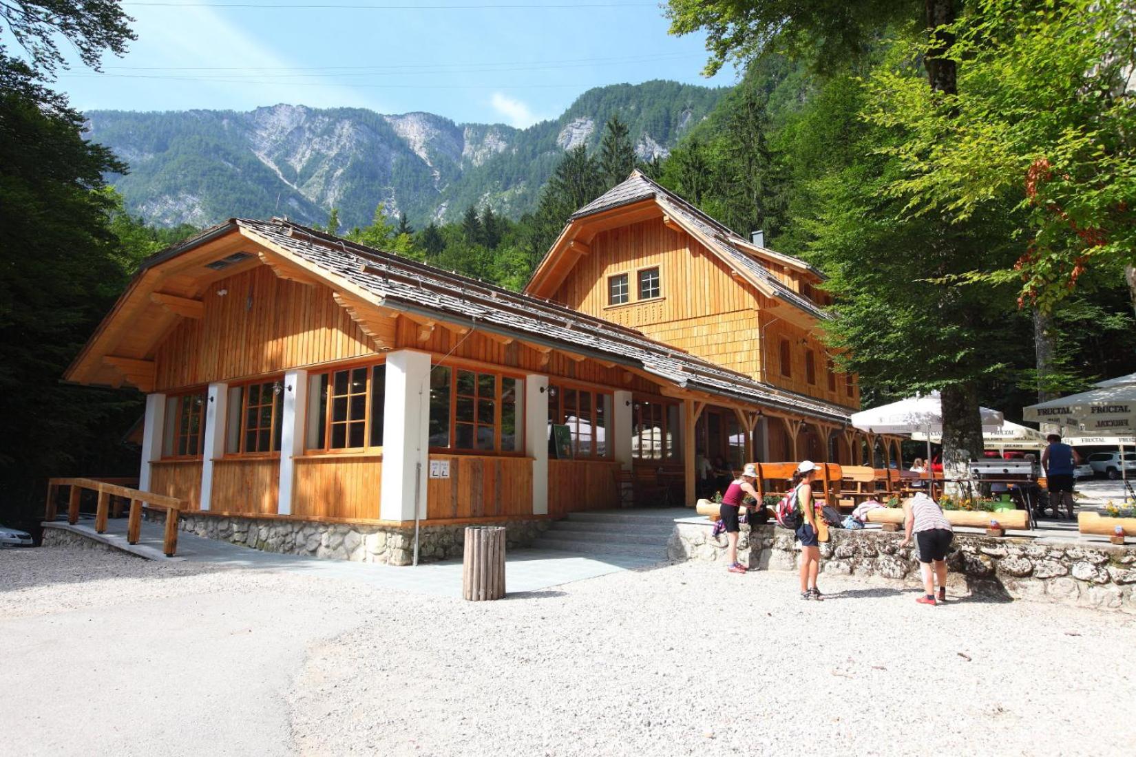Planinski dom Savica view 3