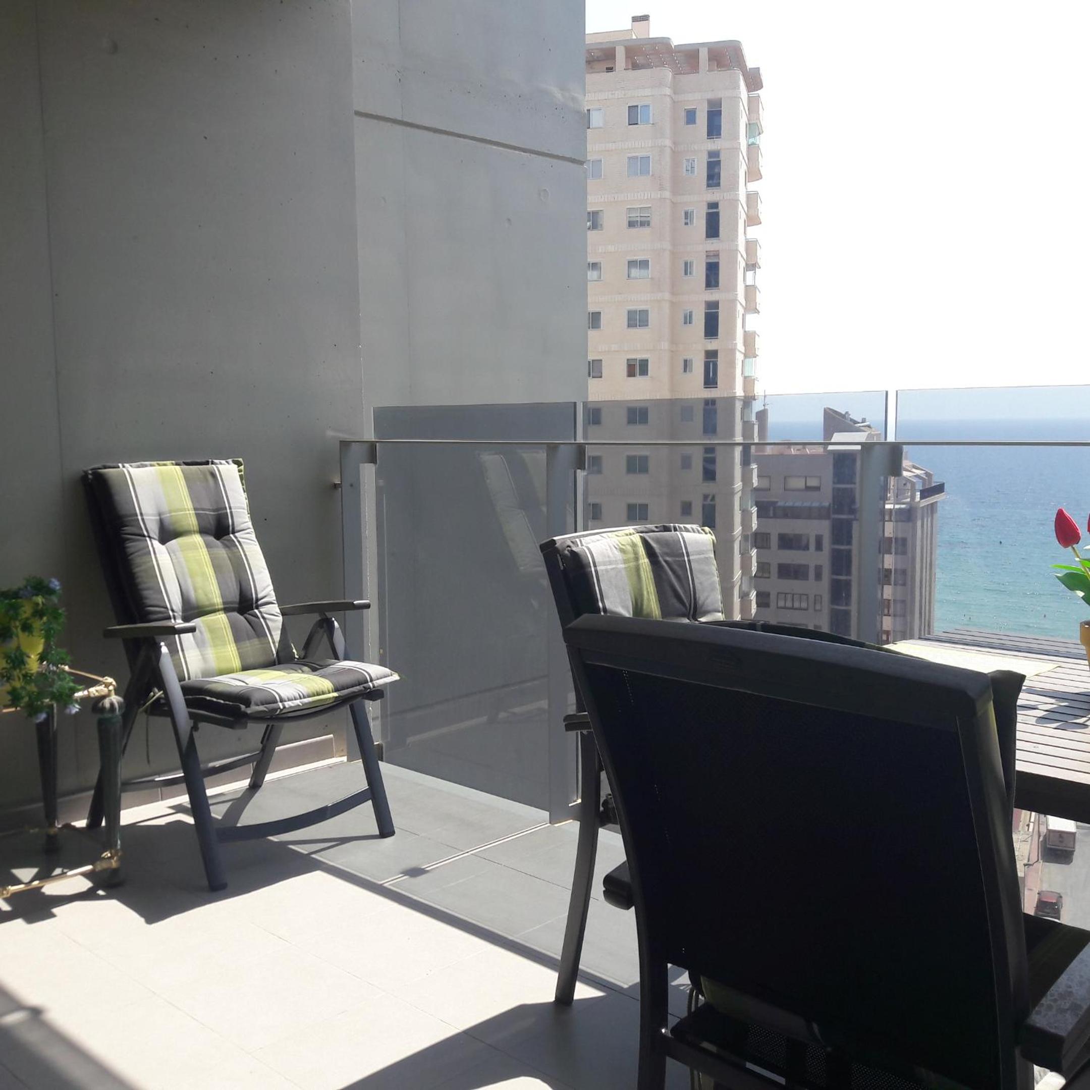 Mirador apart
