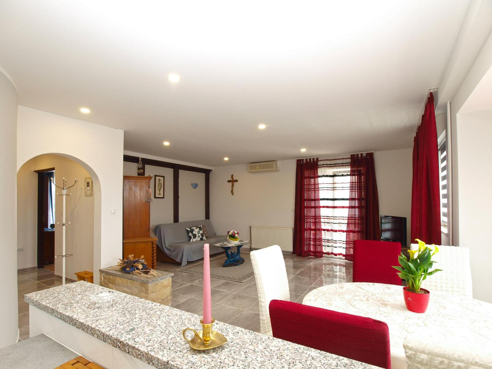 Apartments Dragica 1251