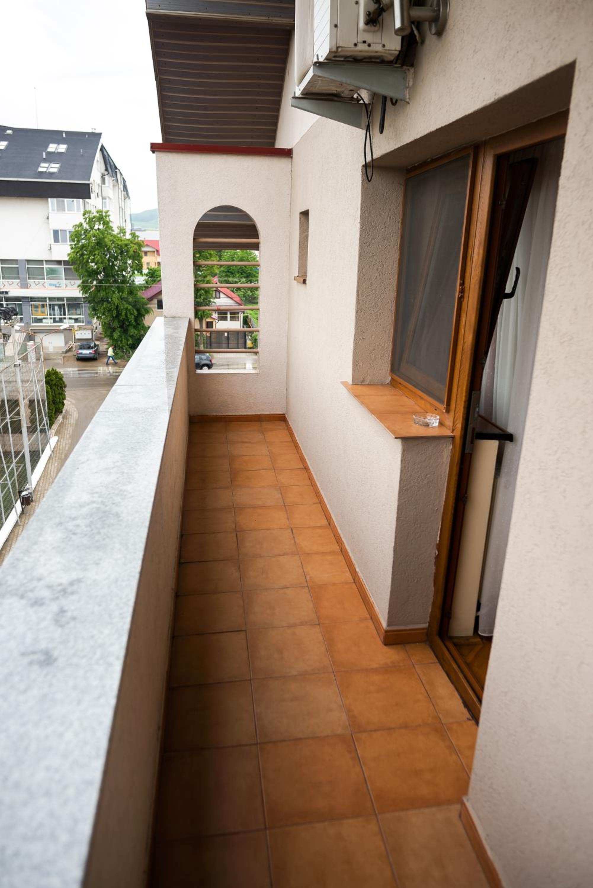 balcony
