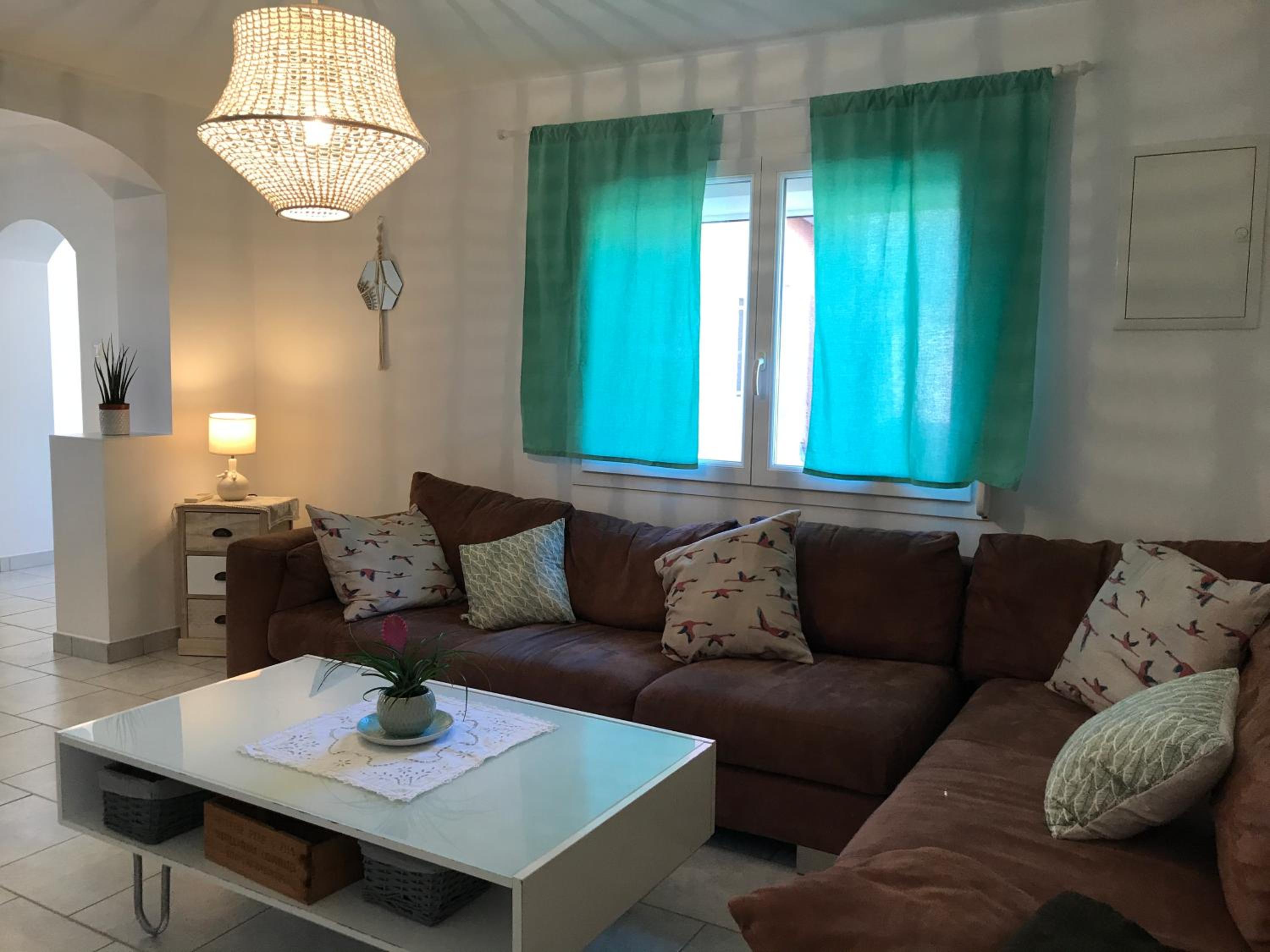Maylou Baan view 5