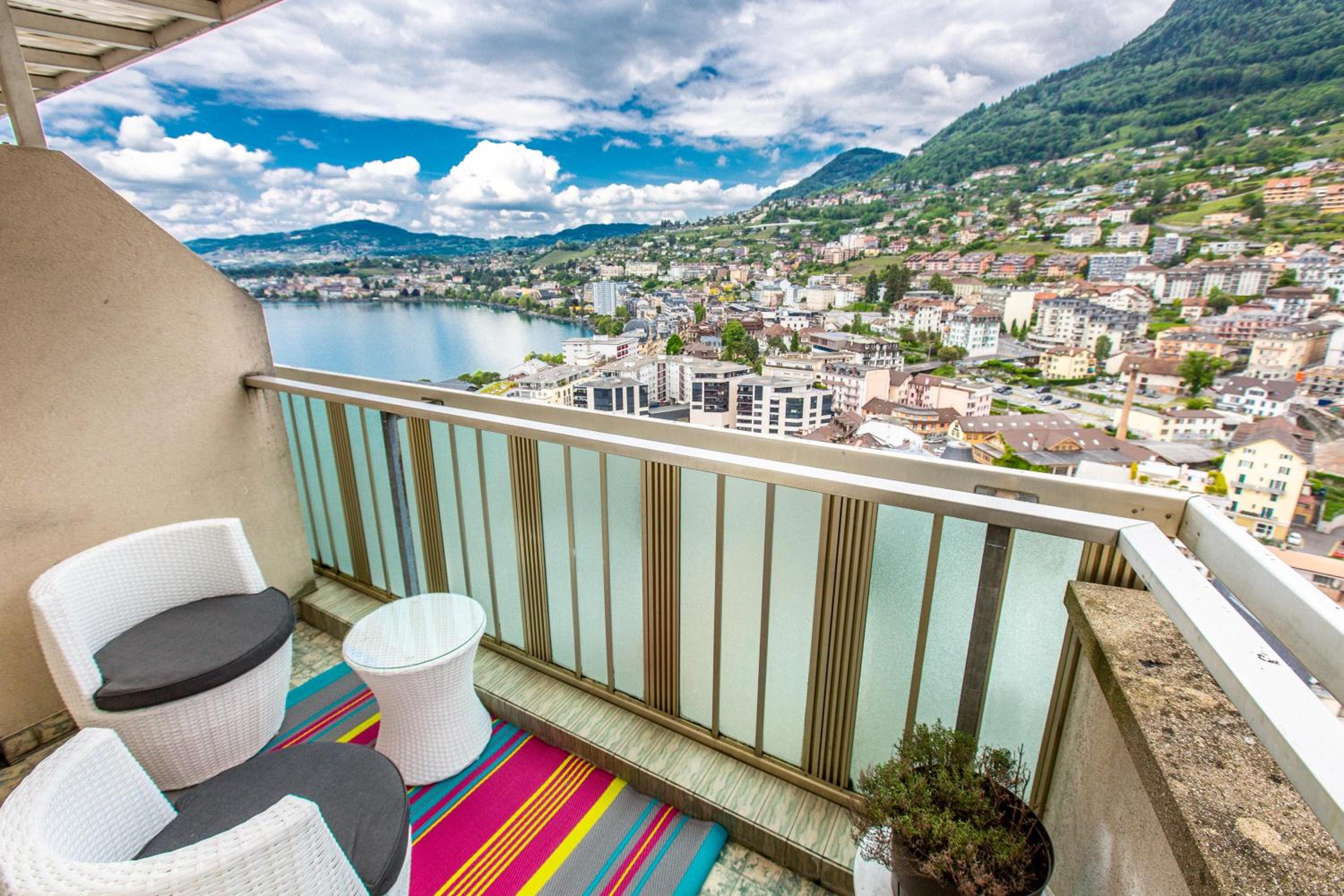 Montreux & Leman View Apartment view 2