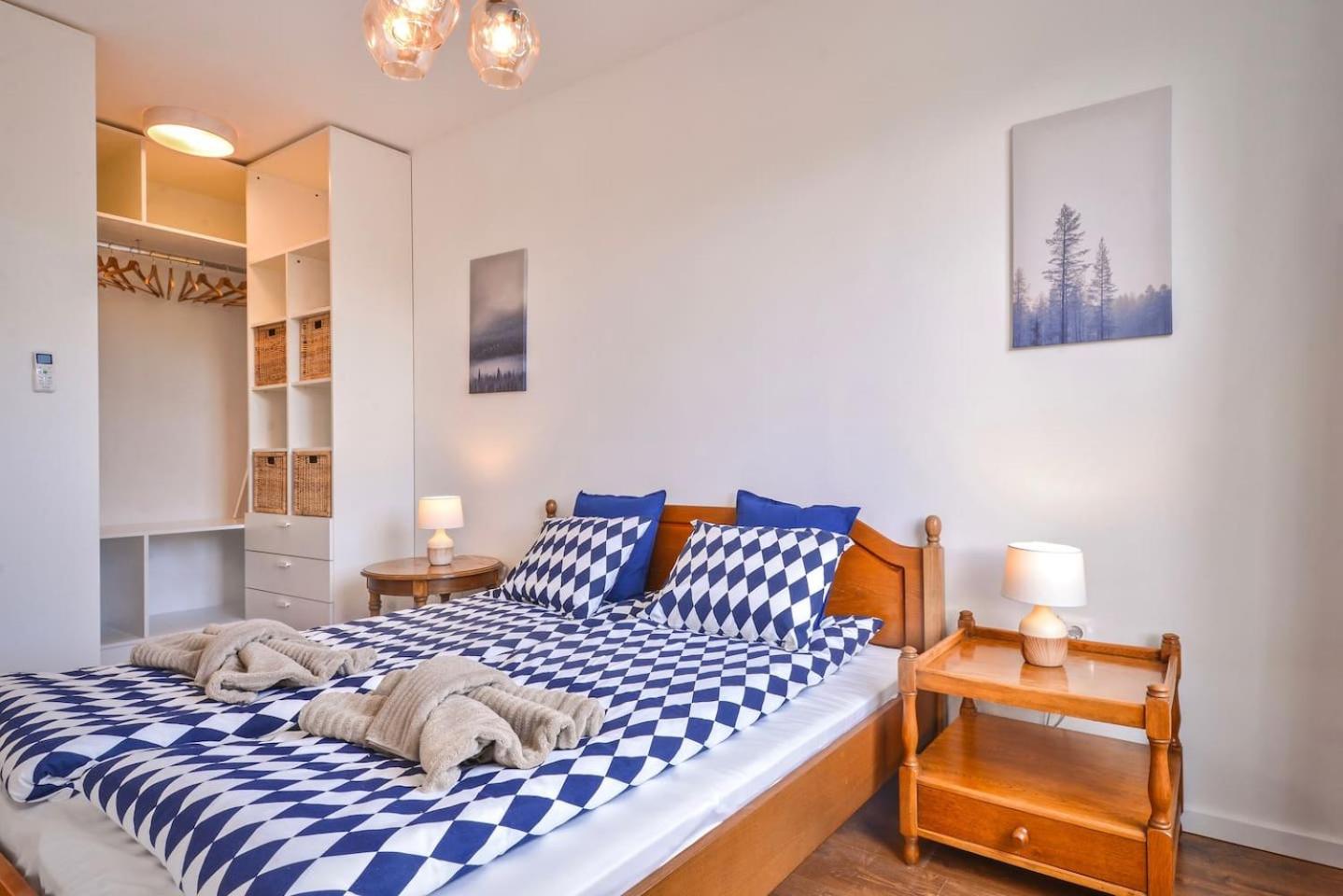 Spacious 2BD 2BA Flat - South Park & Vitosha Views by Flat Mаnager view 3