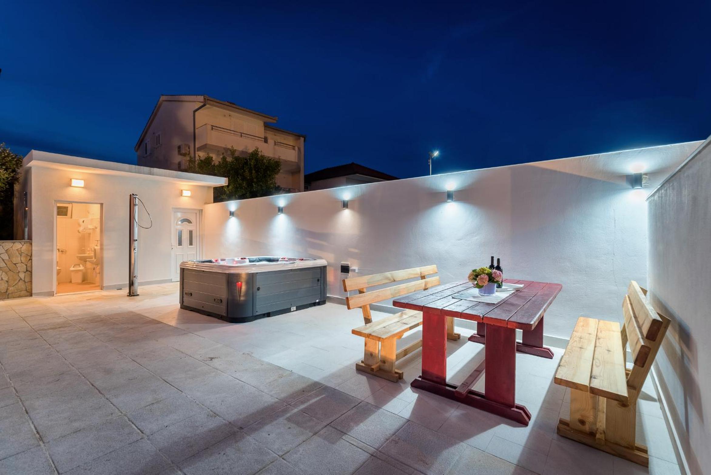 Apartments Katarina with swimming pool