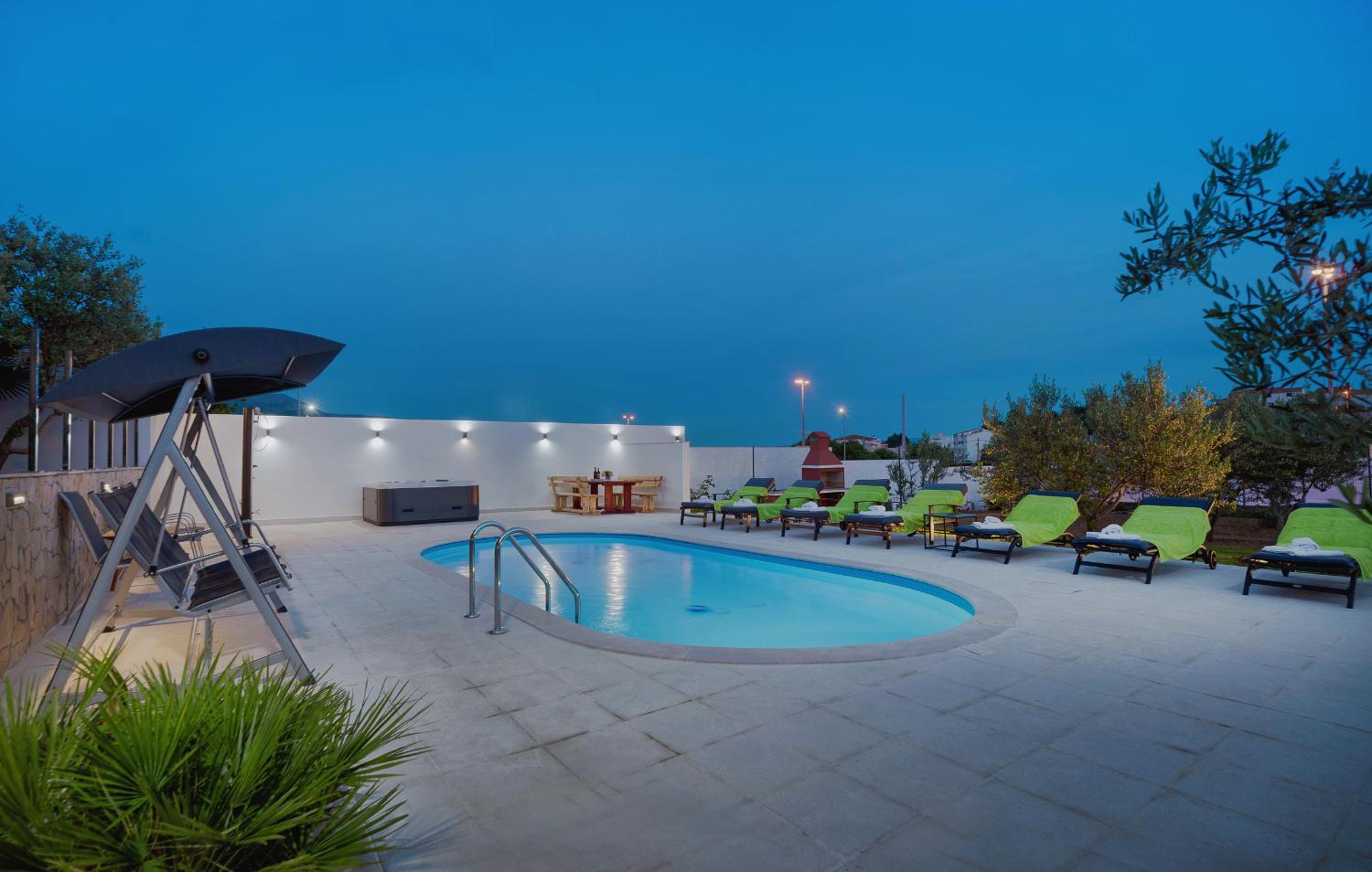 Apartments Katarina with swimming pool
