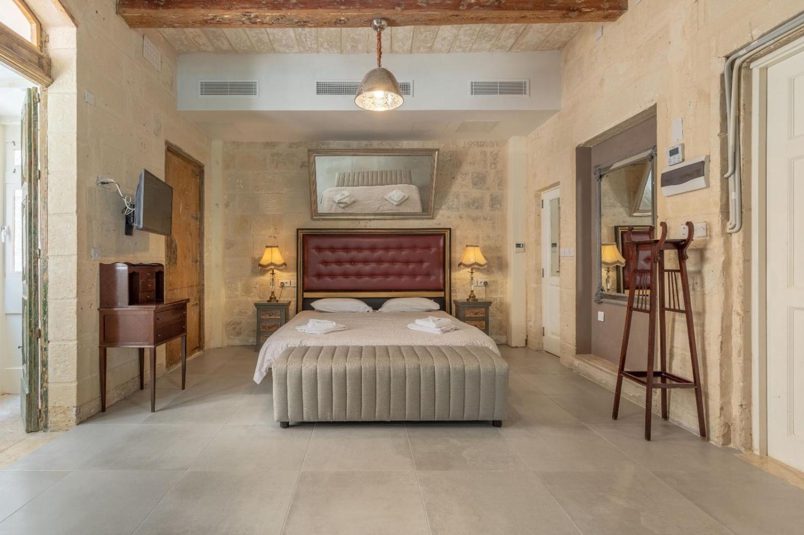 Luciano Al Porto Boutique view 3