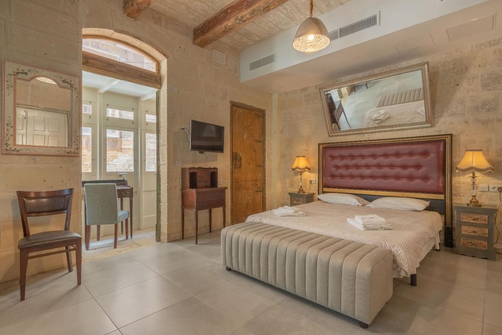 Luciano Al Porto Boutique view 5
