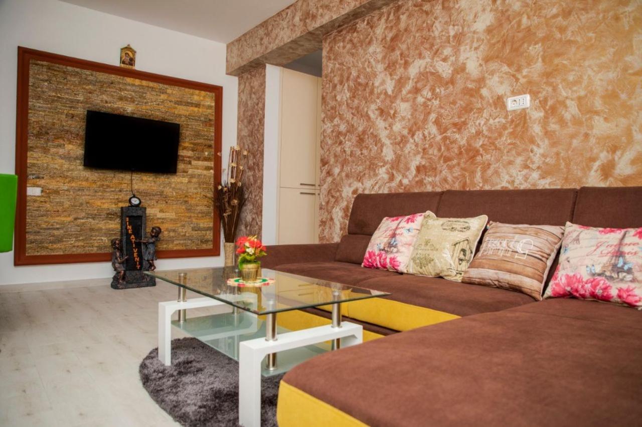 Golden Apartment 1 view 2