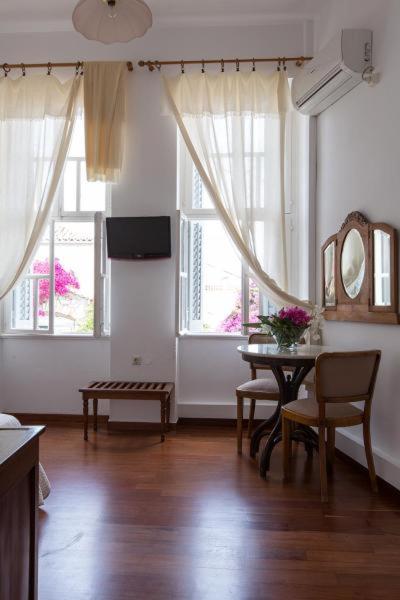 Hotel Miranda view 2