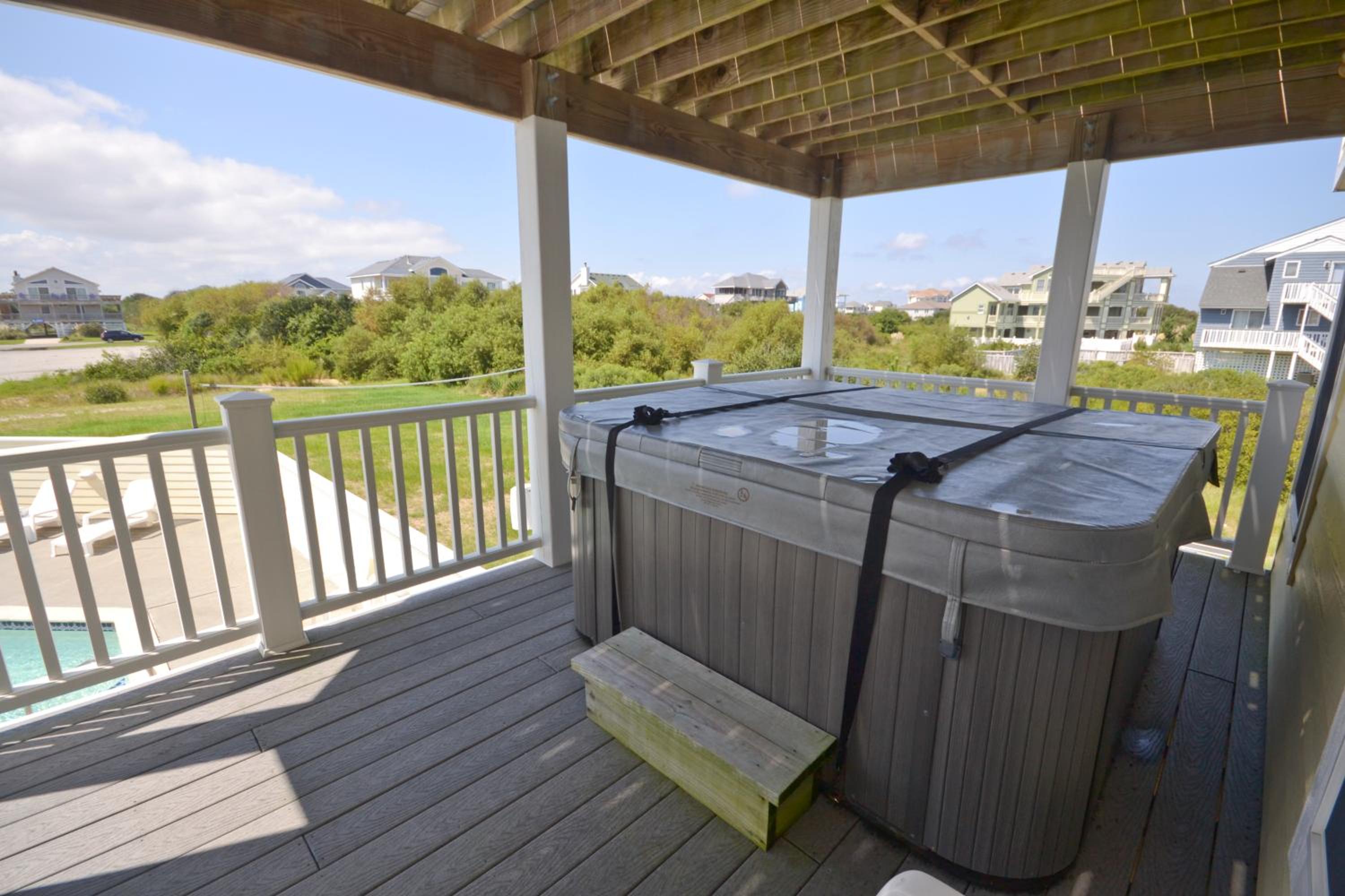 Sea Breeze - Corolla, Whalehead, Beach 50 Yds, Ocean View, Elevator, Pool Table, Foosball, Pool, Hot Tub
