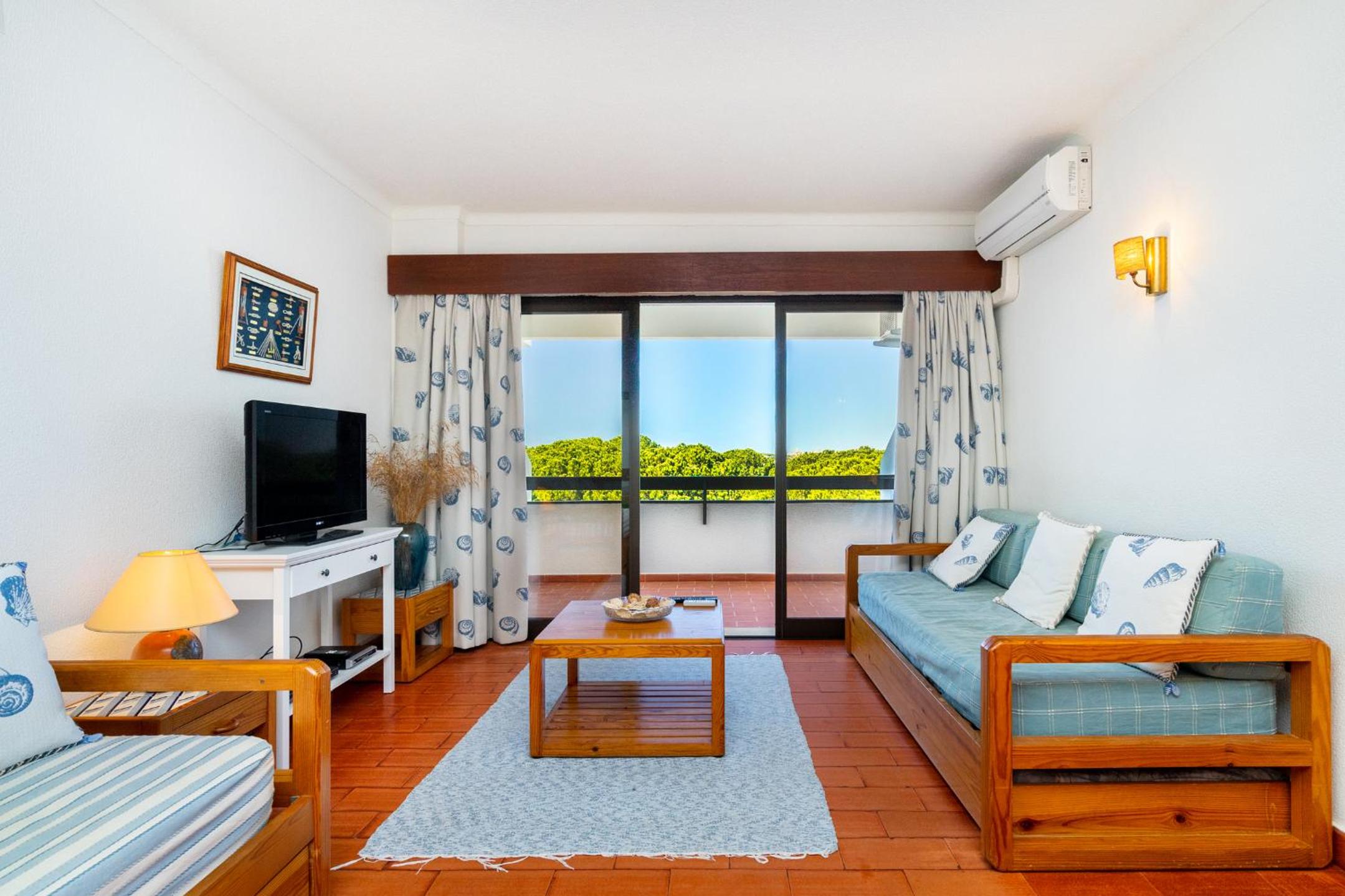 WHome | Vilamoura Sunny Apartment view 2