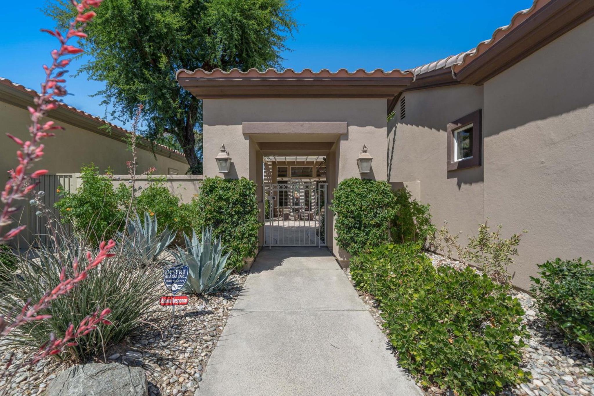 Hotel PGA West Golf Course Pool & Spa Home - Image 1