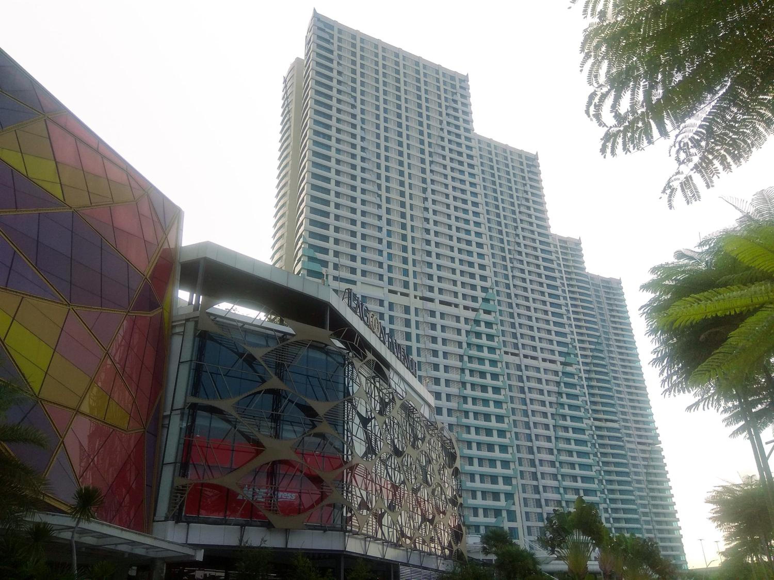 Comfy Studio Grand Kamala Lagoon Apartment By Travelio