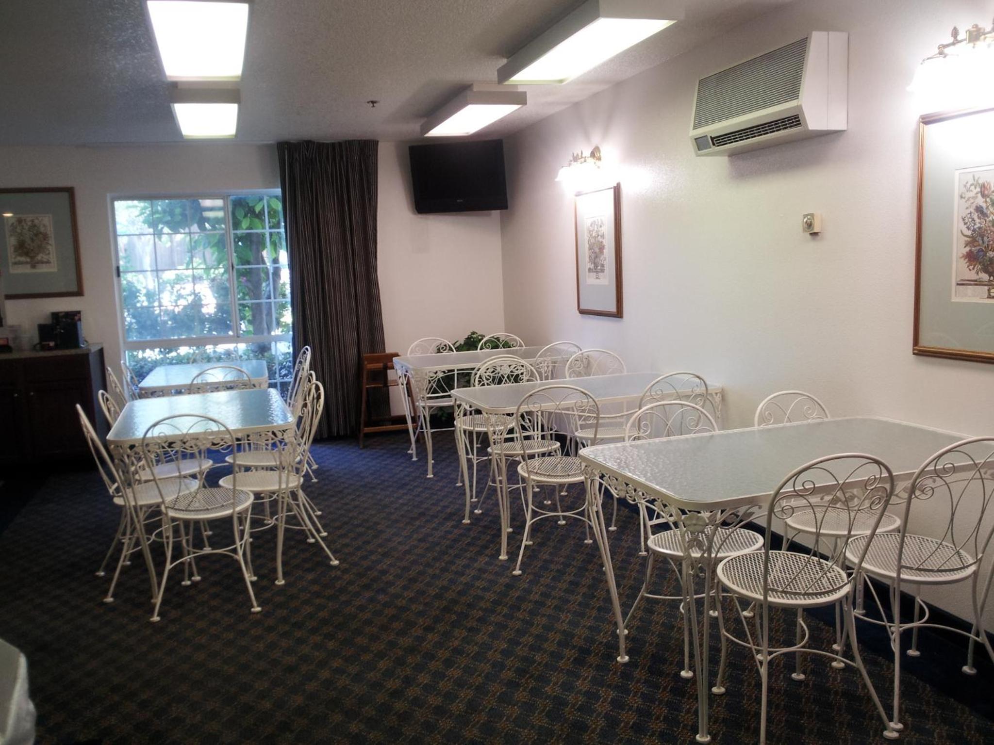 Super 8 by Wyndham Oroville - Property Image 10