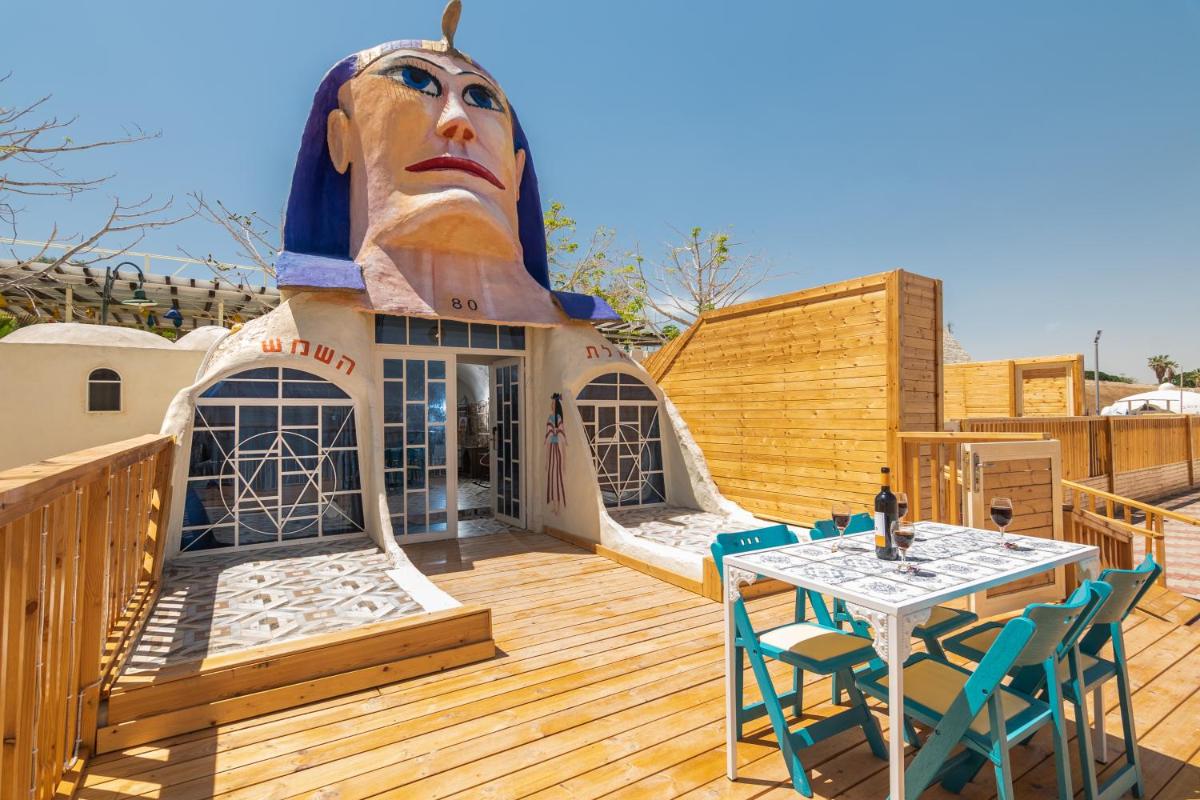 outdoor BBQ area