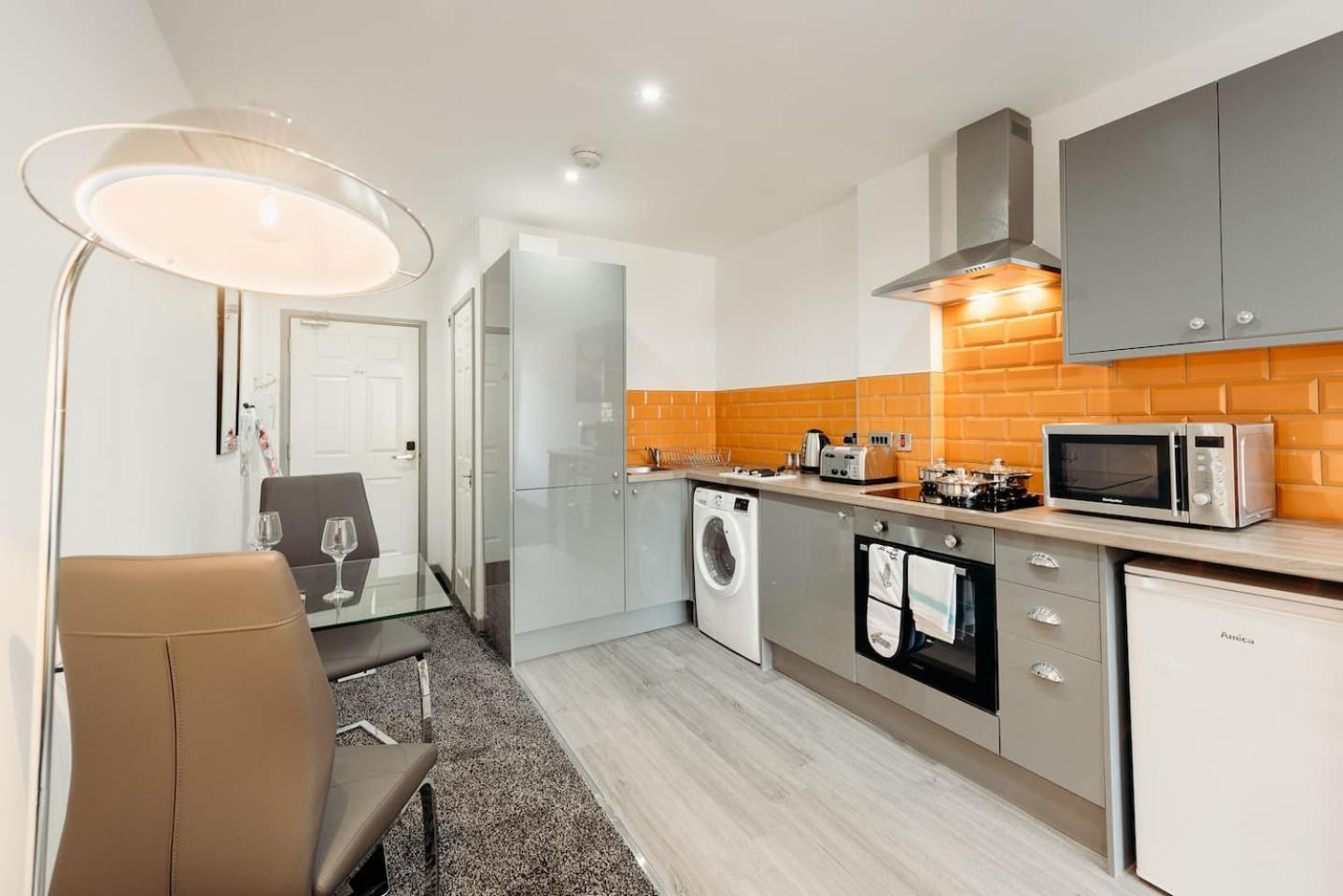 Halifax House, Studio Apartment 209 view 3