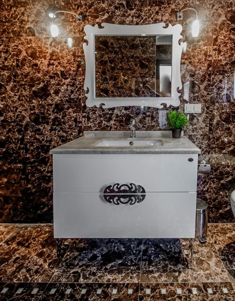 Lara Park Suites
