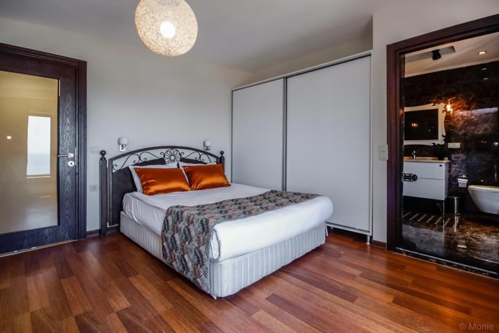 Lara Park Suites
