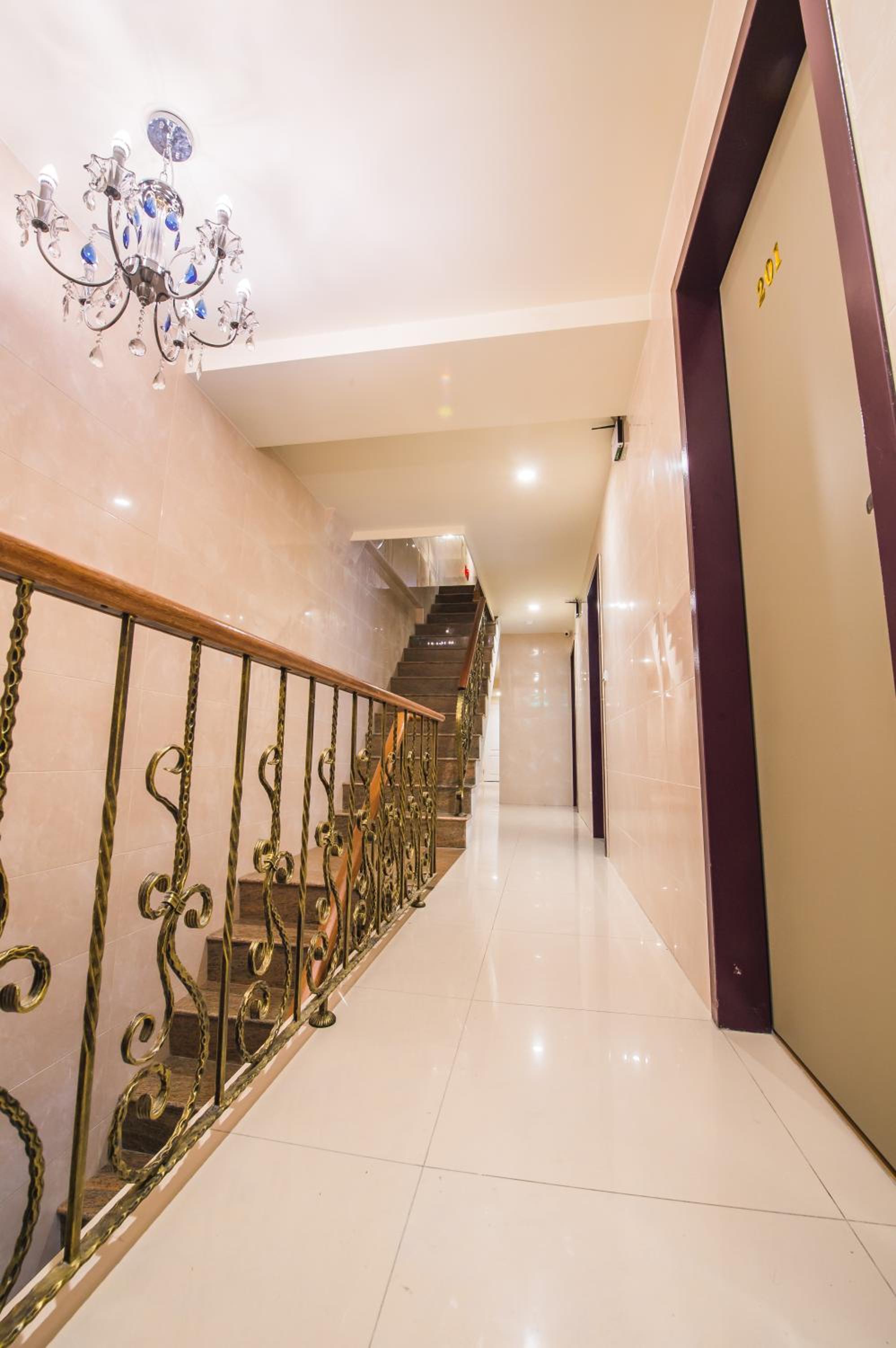 Longshan Inn