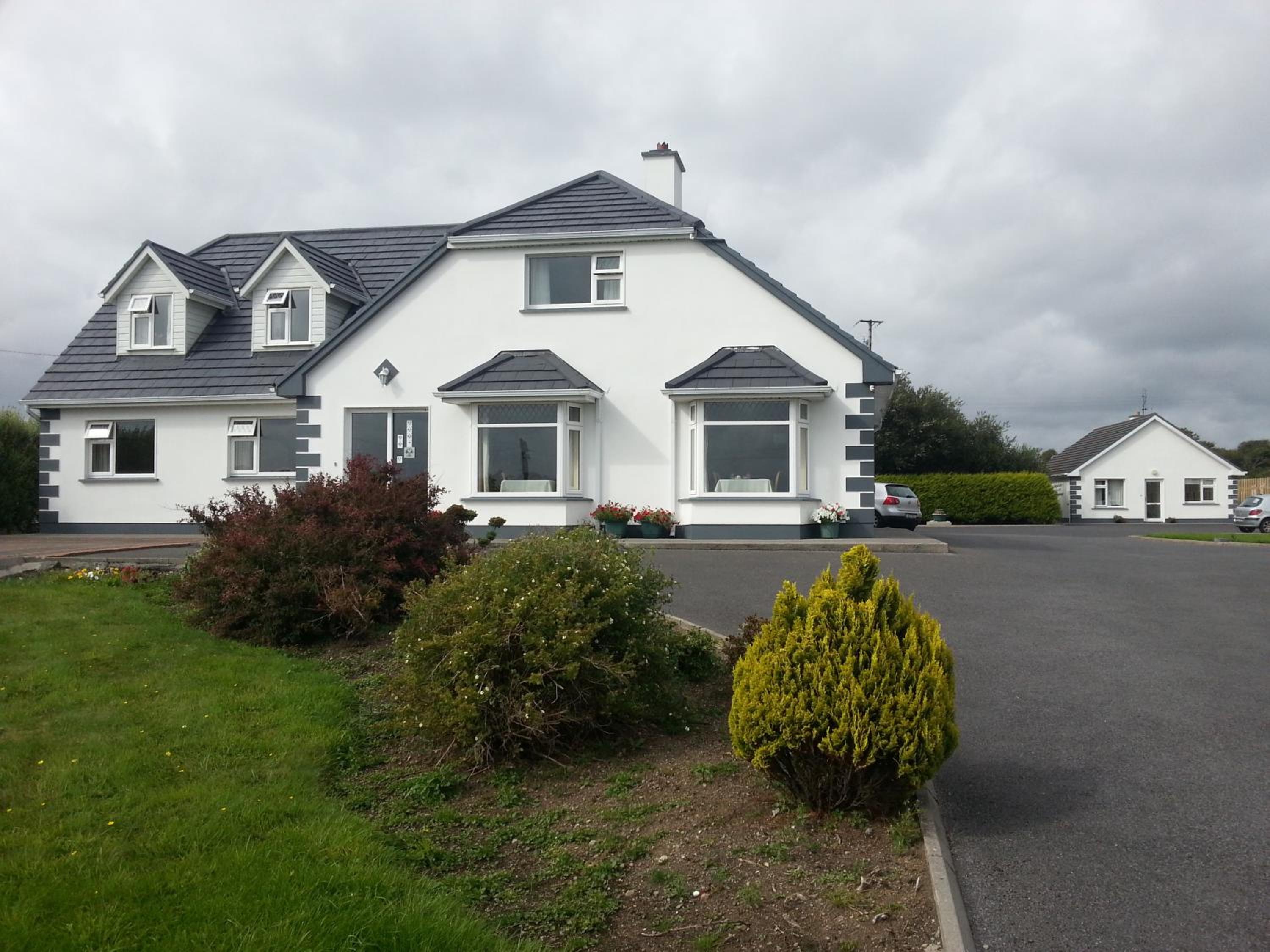 Hotel Aran View - Radharc Arainn B&B - Image 1