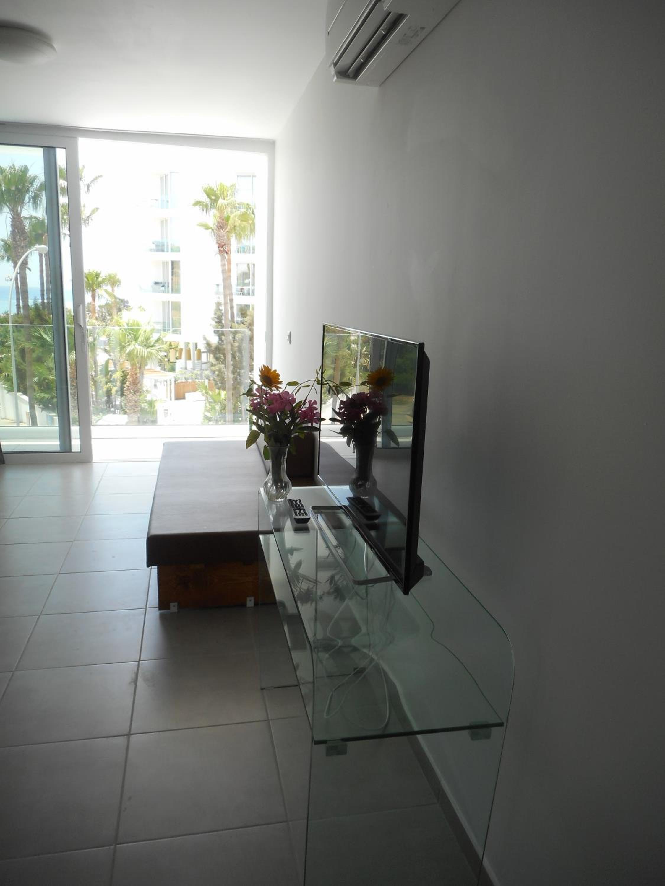 Luxiary Delux Apartment at Kkaras