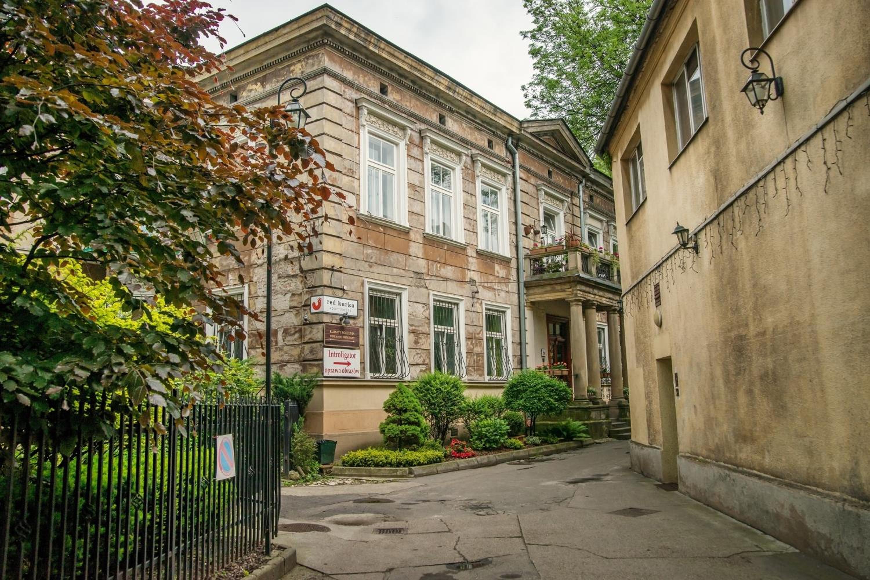 Red Kurka Apartments