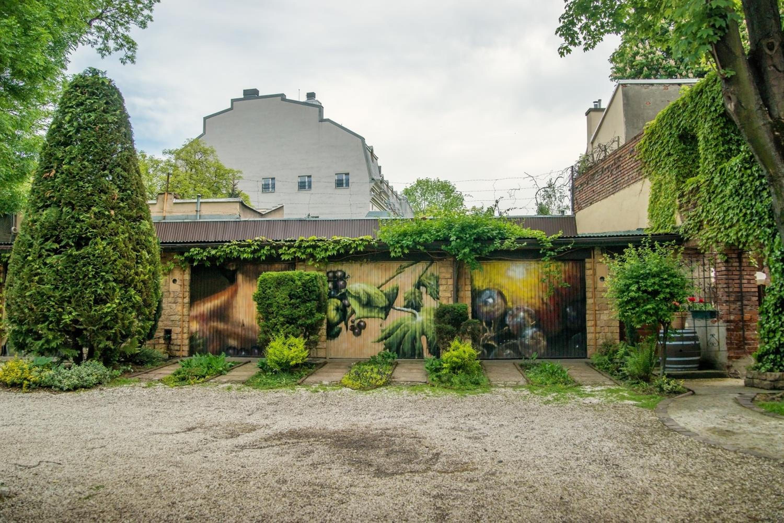 Red Kurka Apartments