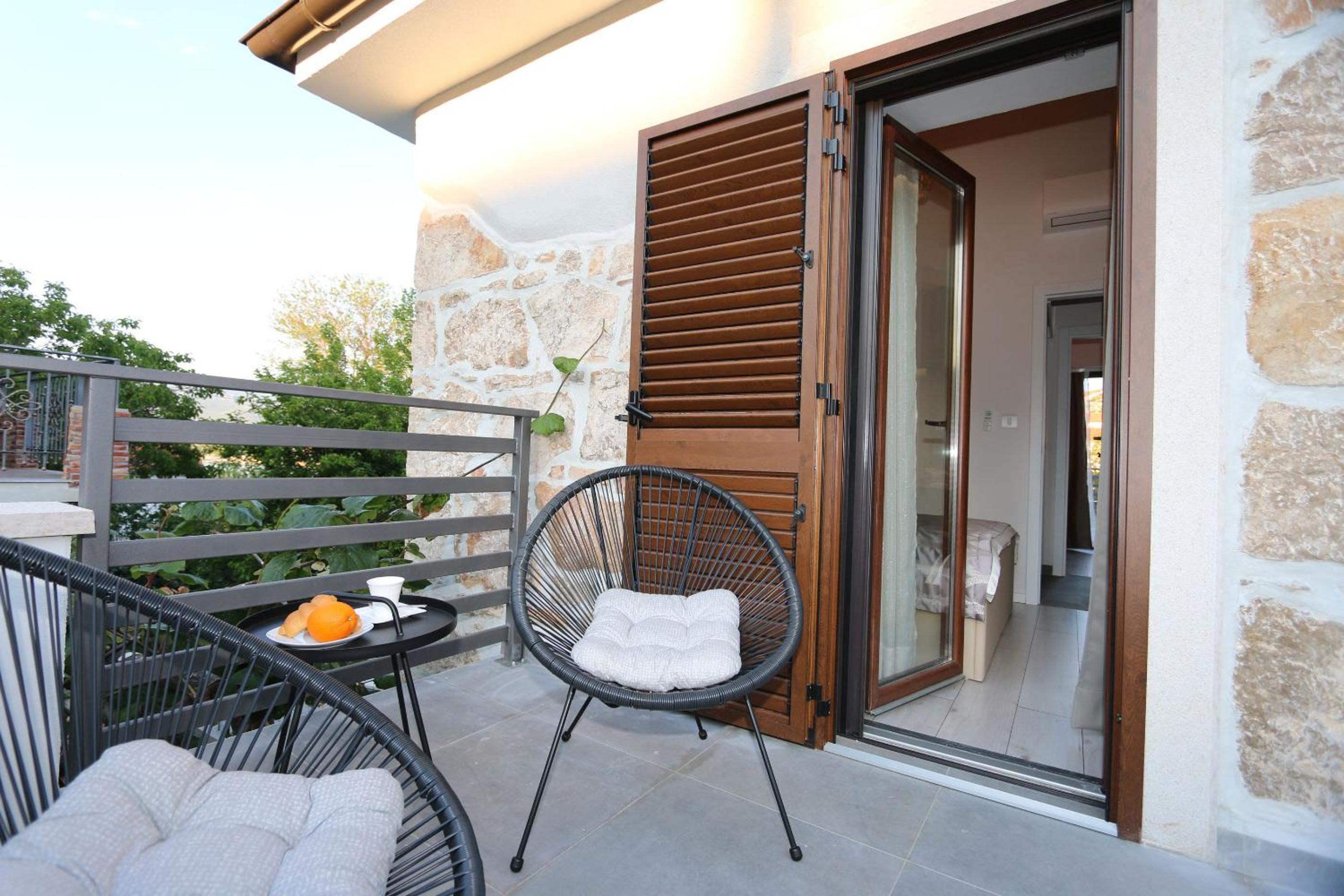 House Anika view 4