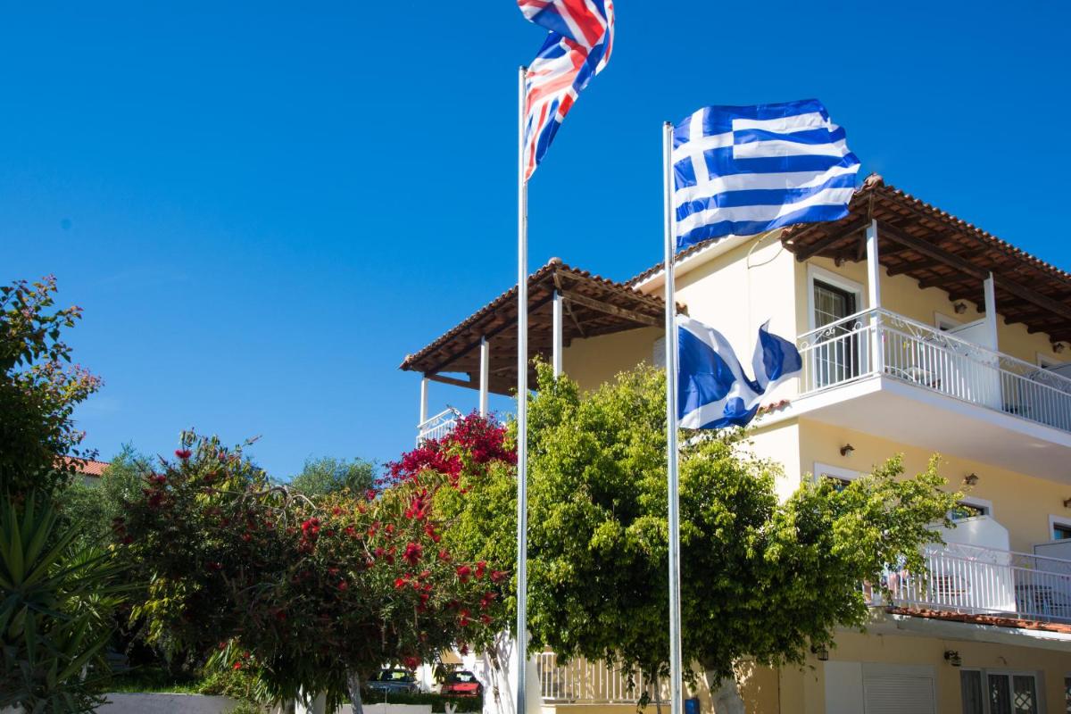 Hotel Plessas Studios - Image 1