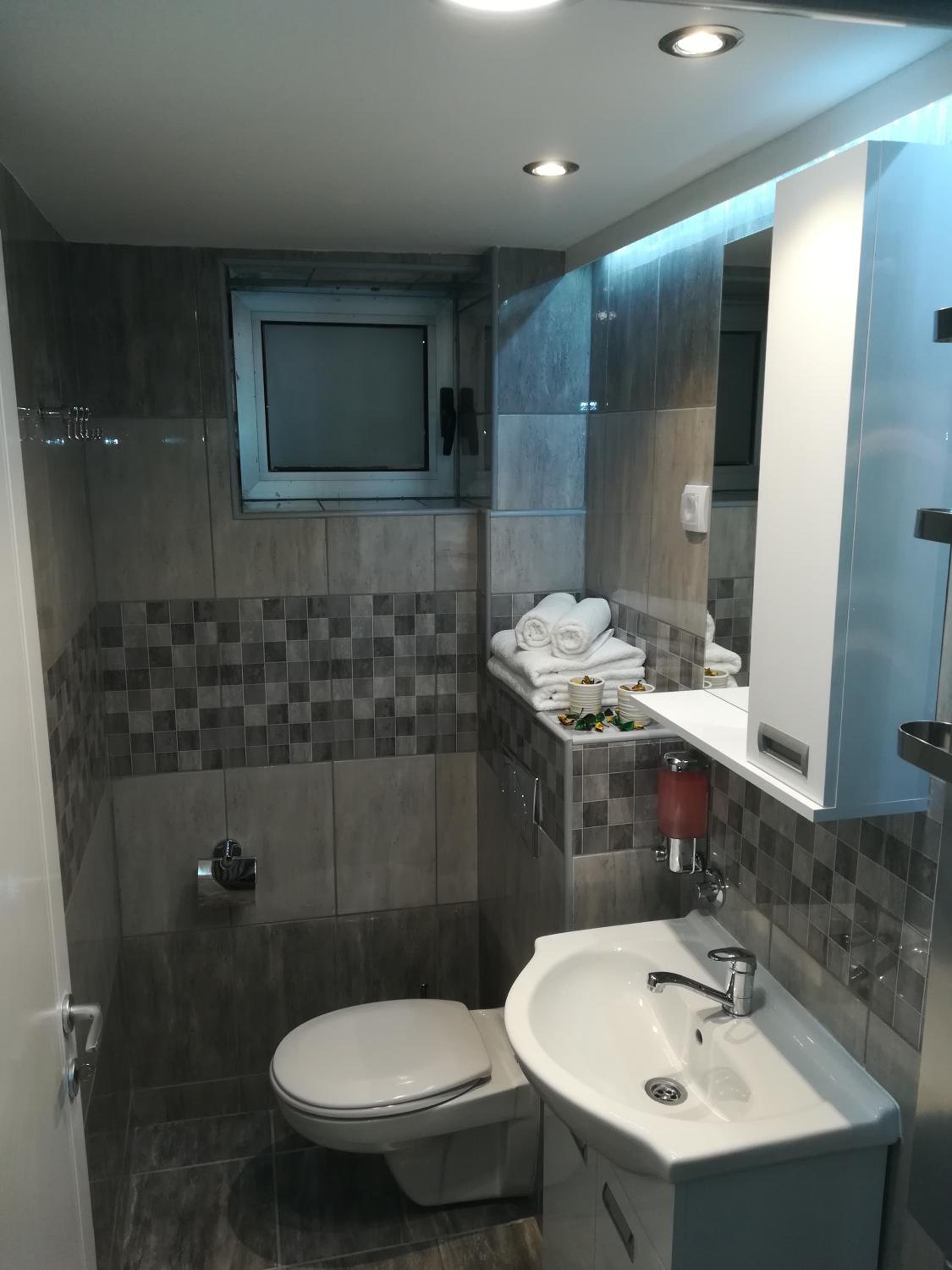 Classy and Cozy - 3 beds - up to 5 guests - Near Center