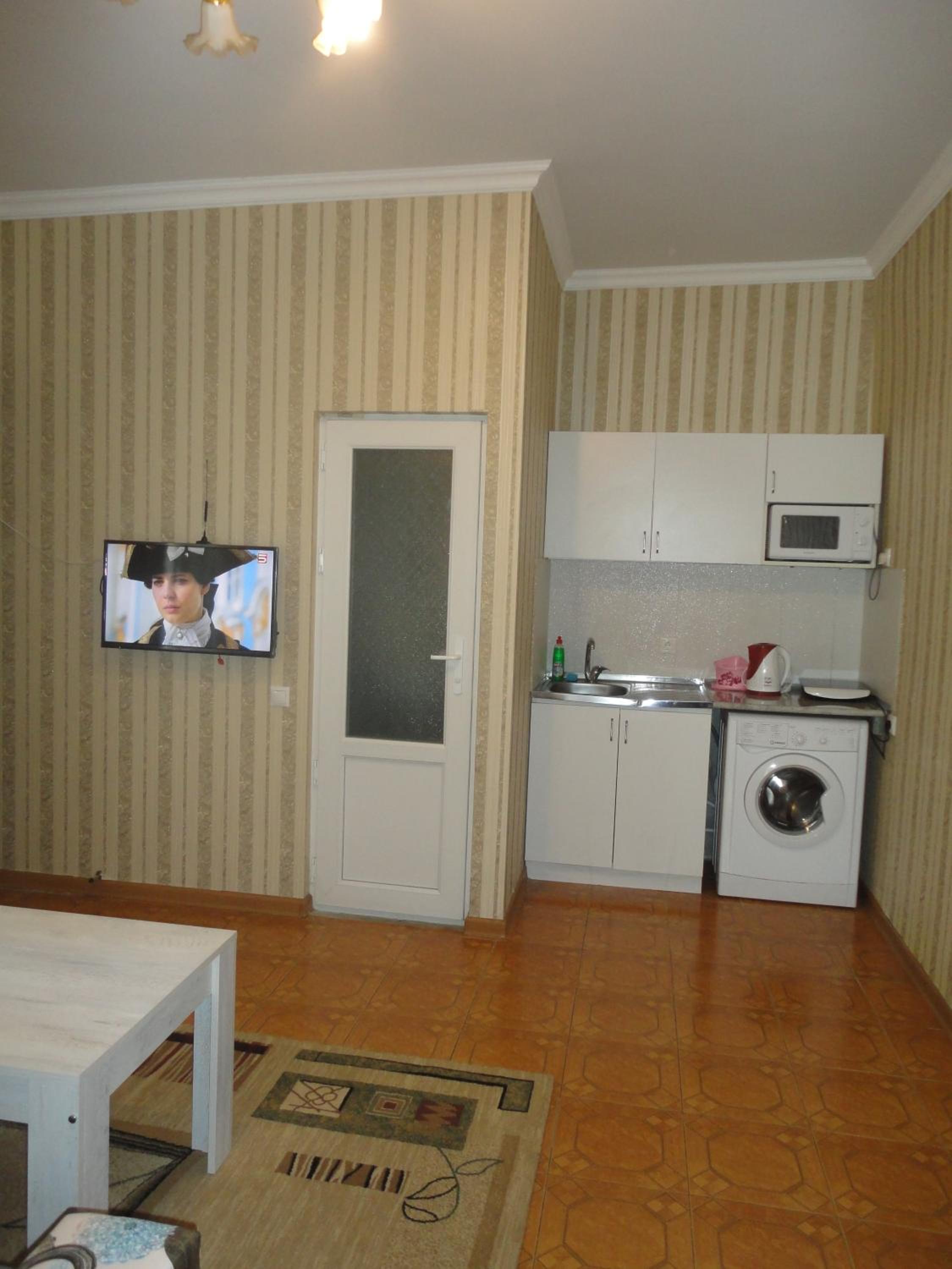 Like Home Guesthouse & Tours