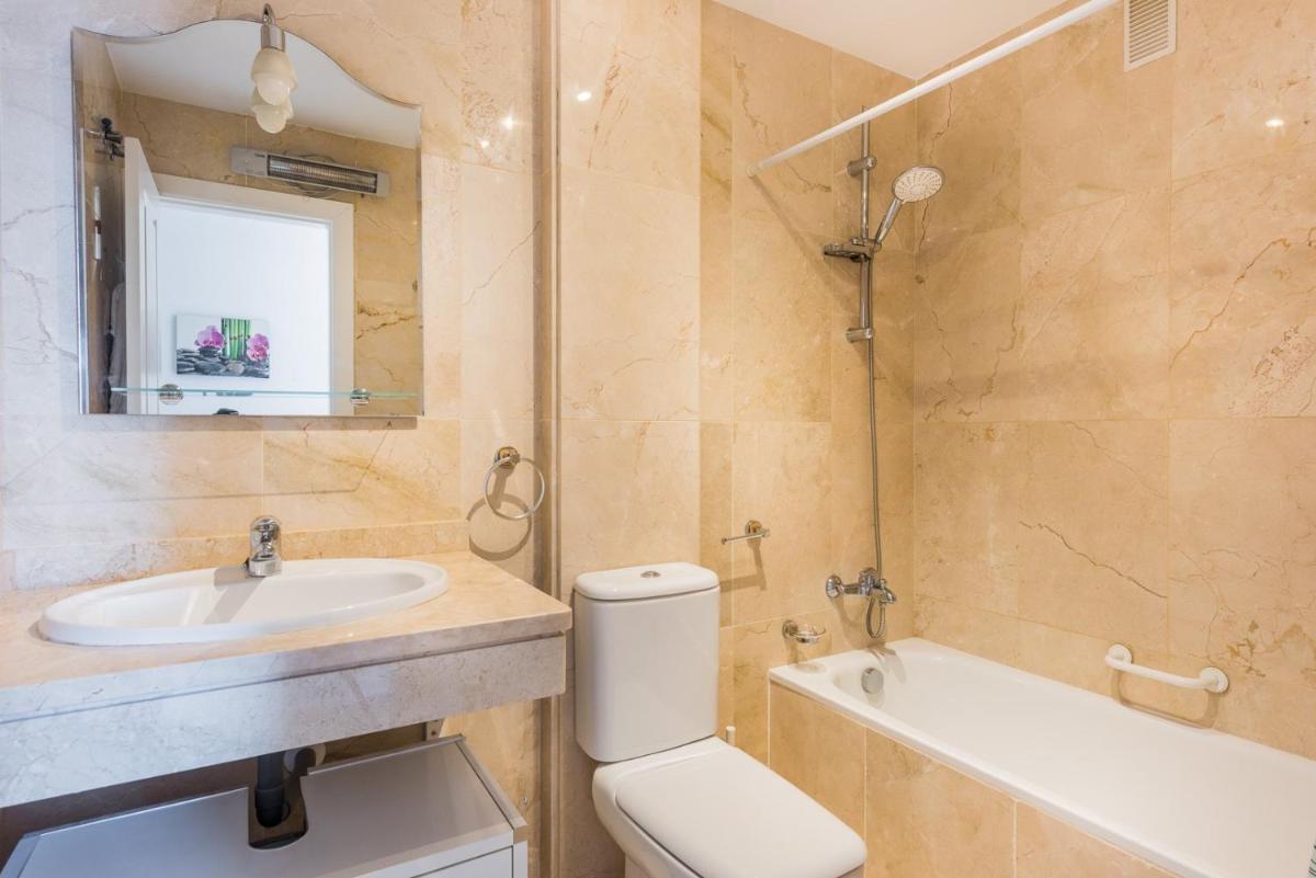 Wonderful apartment 5 minutes flat walk to the Centre of La Cala de Mijas photo 5