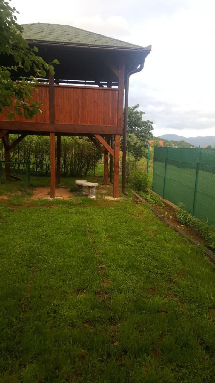 Vikendica Ahatovići