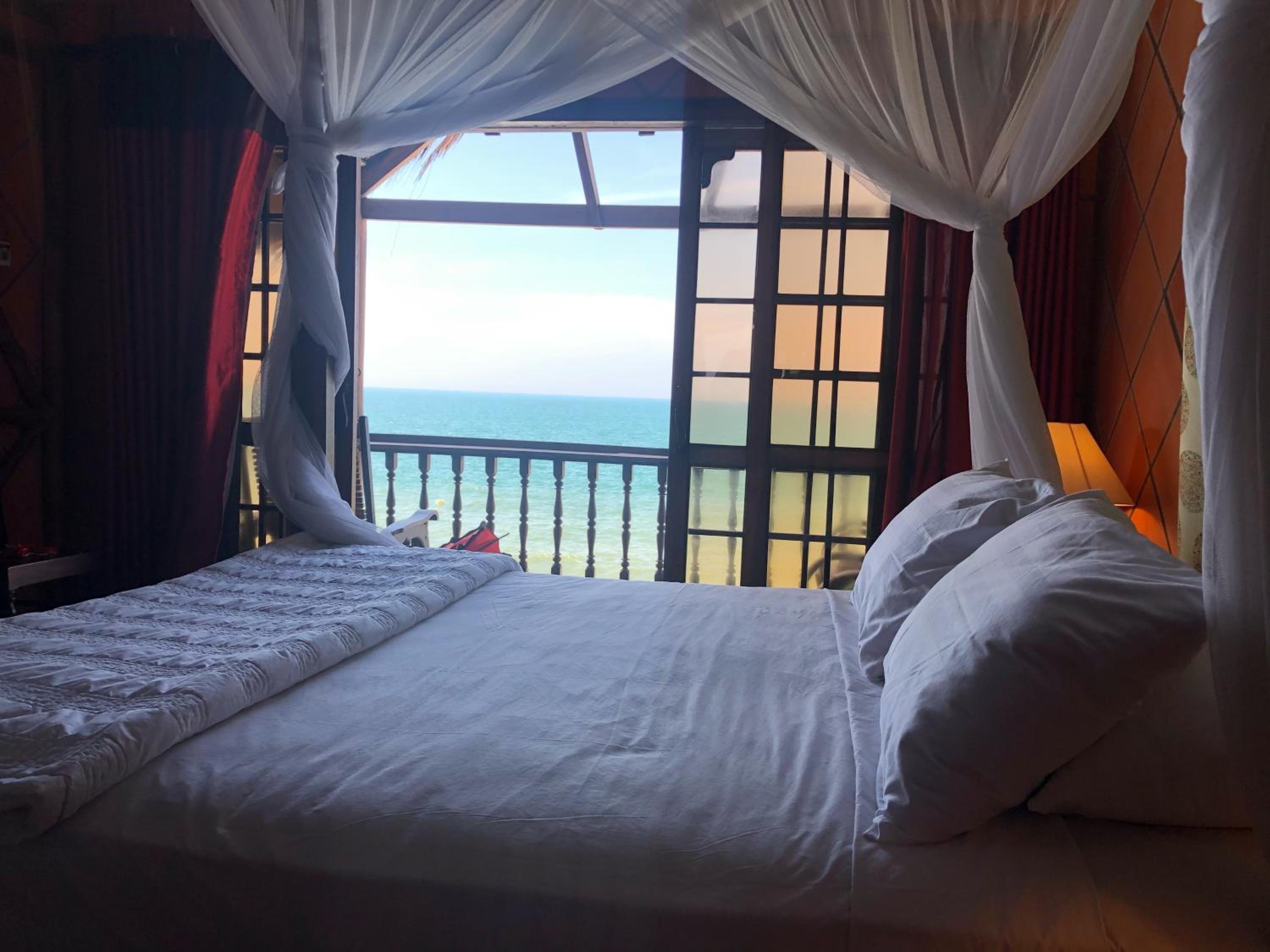 Full Moon Beach Resort