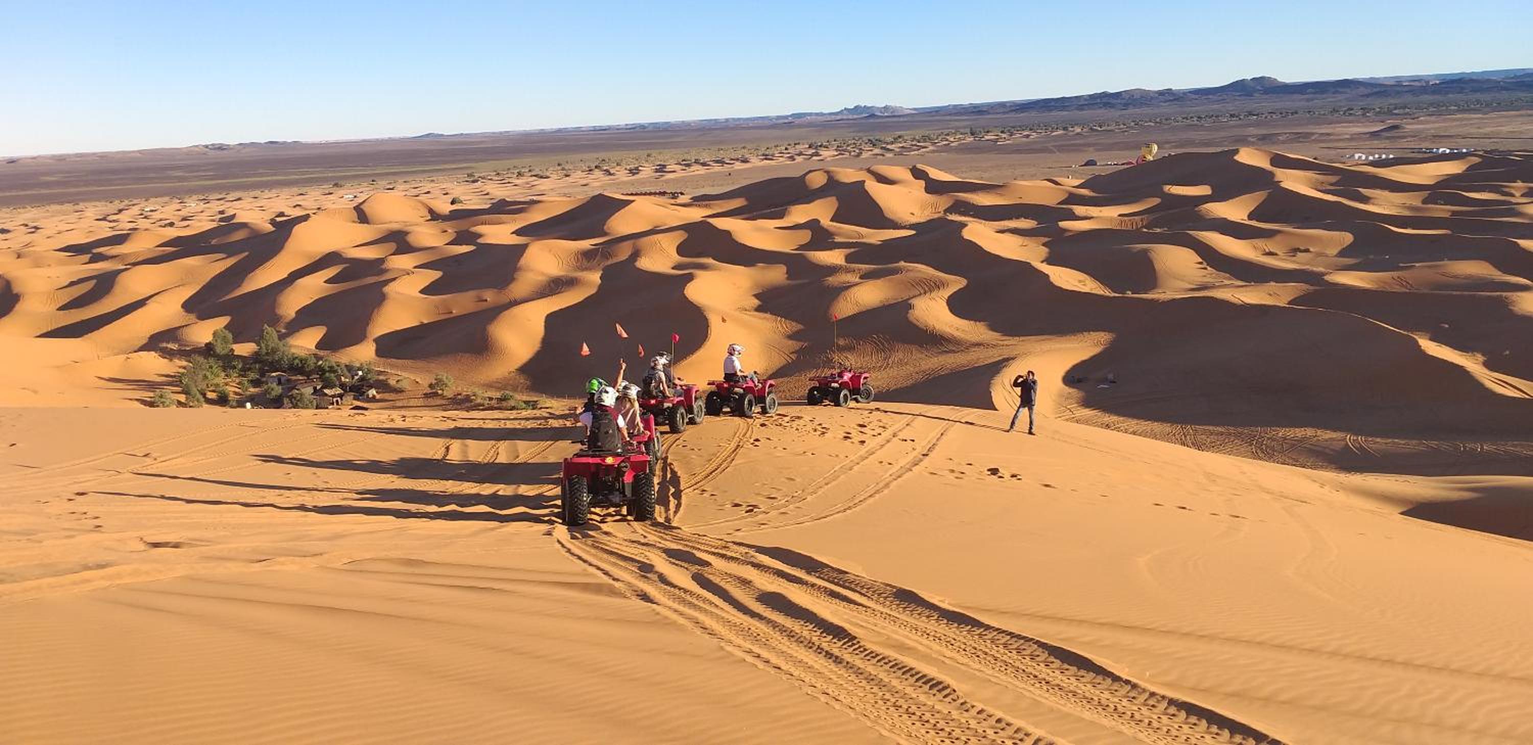 Sahara Tours luxury camp - main view