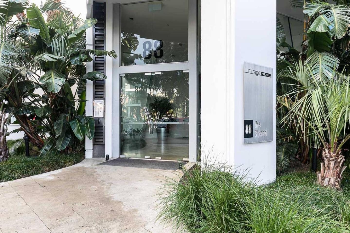Lovely Apartment - Gym & Parking by Zodiak Stays view 5