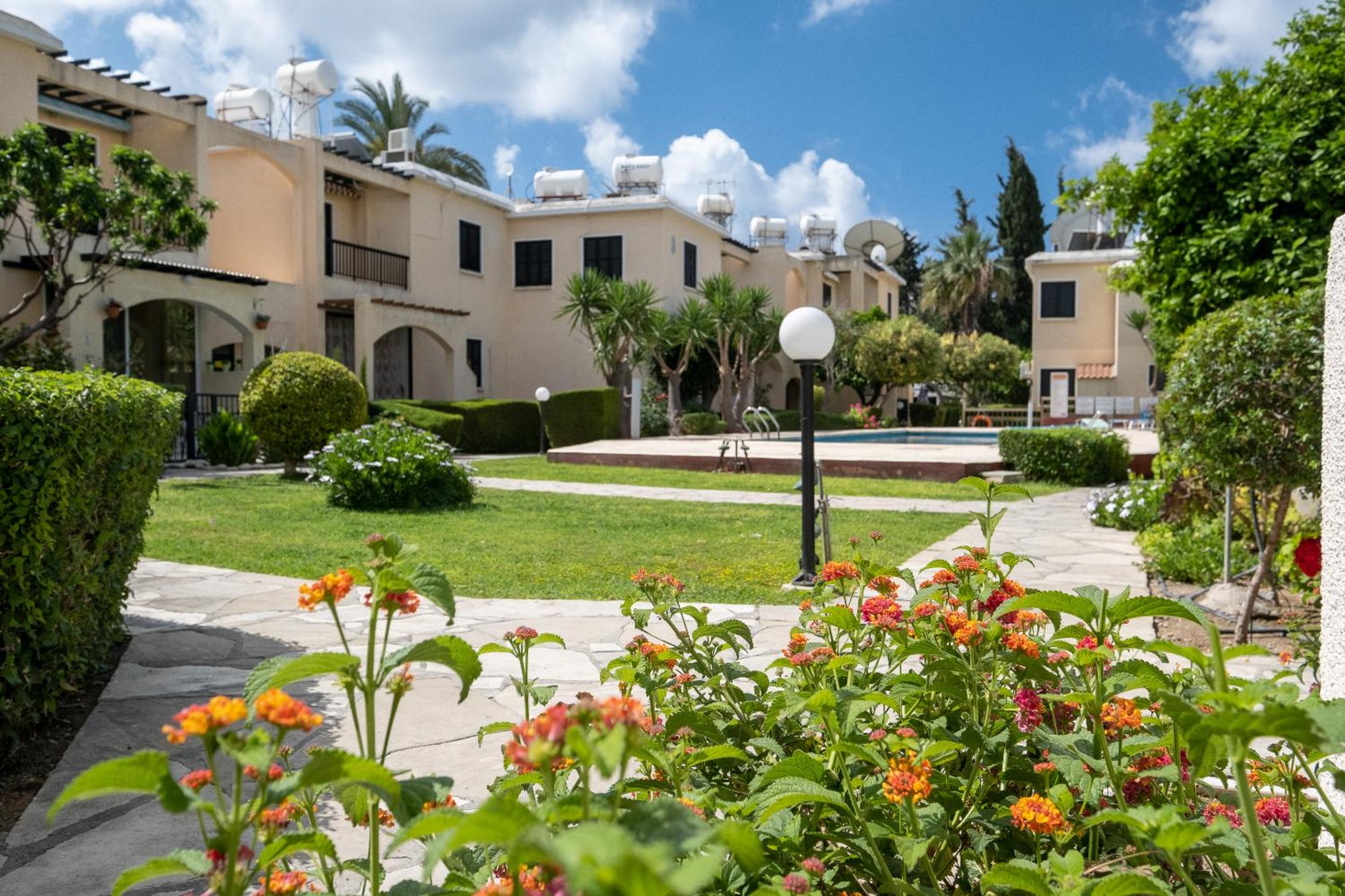 Dalia 2 Bedroom Apartment with Pool & Garden, Parking, Walk to Beach, Gated Complex