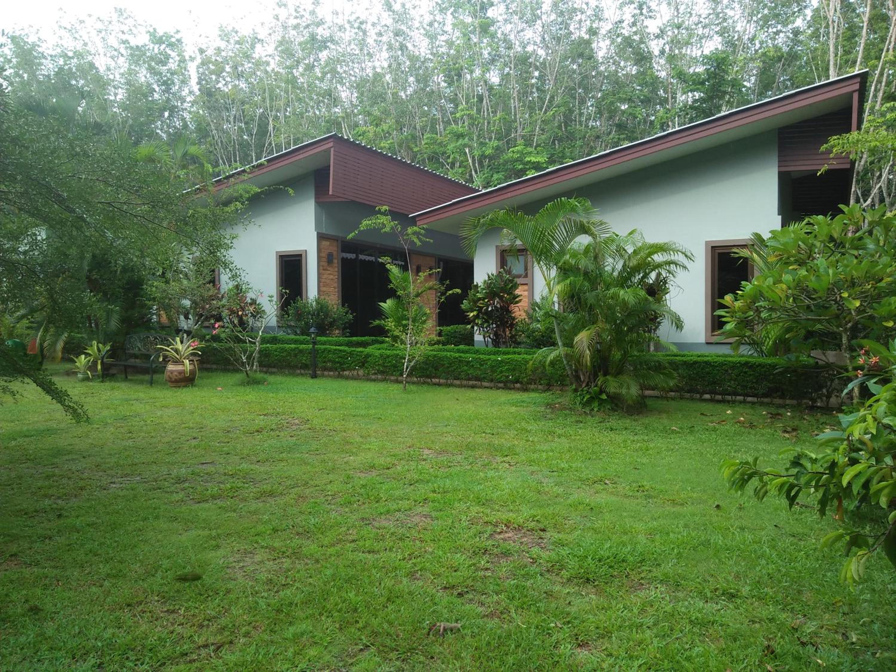 Phuket Sirinapha Resort