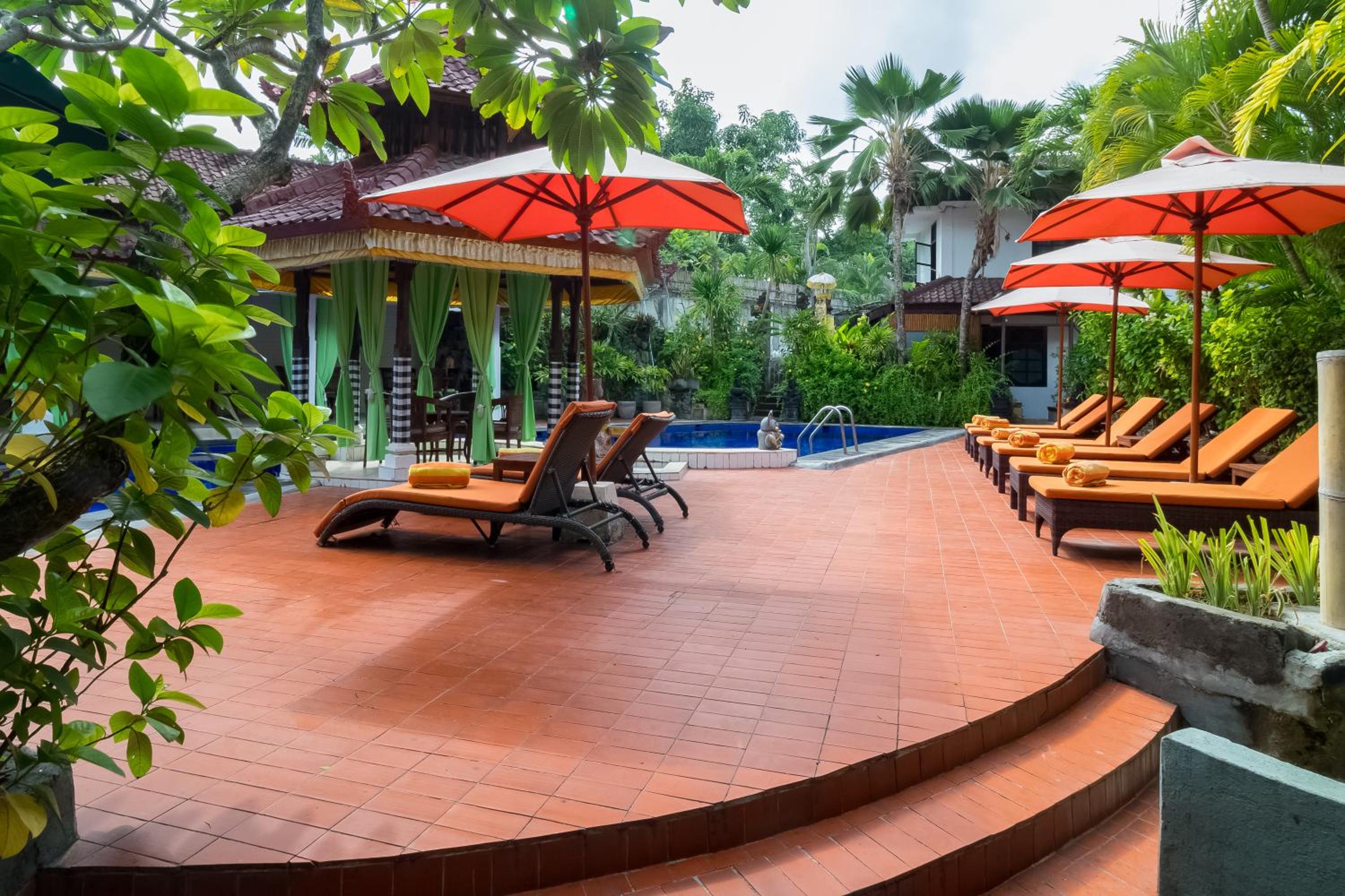 Sarinande Hotel