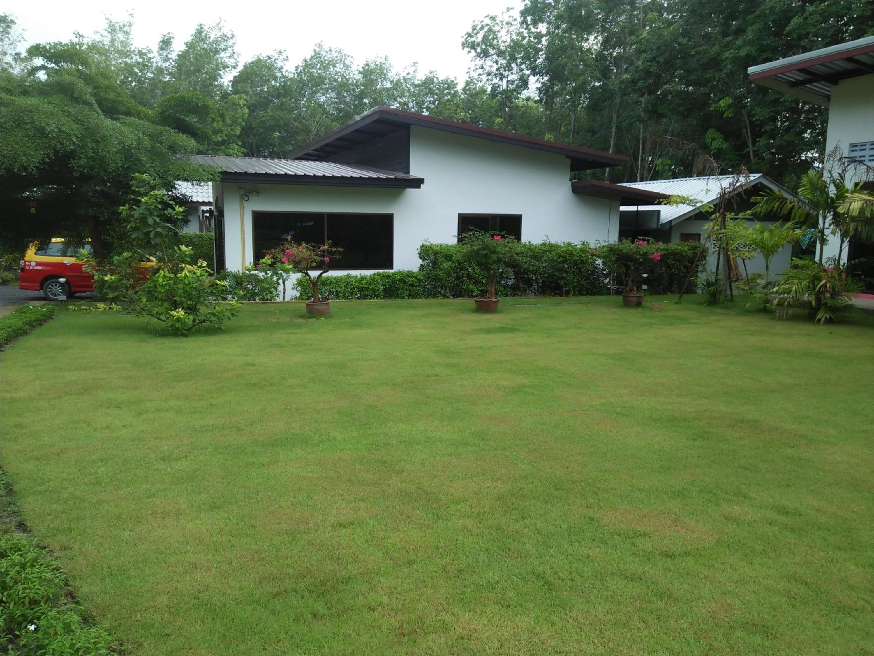 Phuket Sirinapha Resort