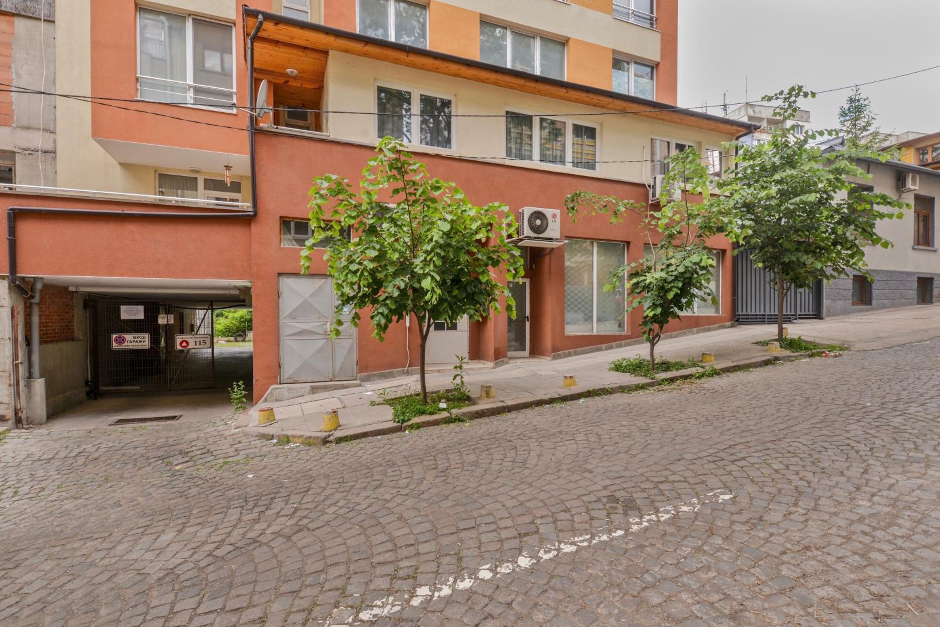 Vitosha View One Bedroom Apartment by Flat Mаnager view 3