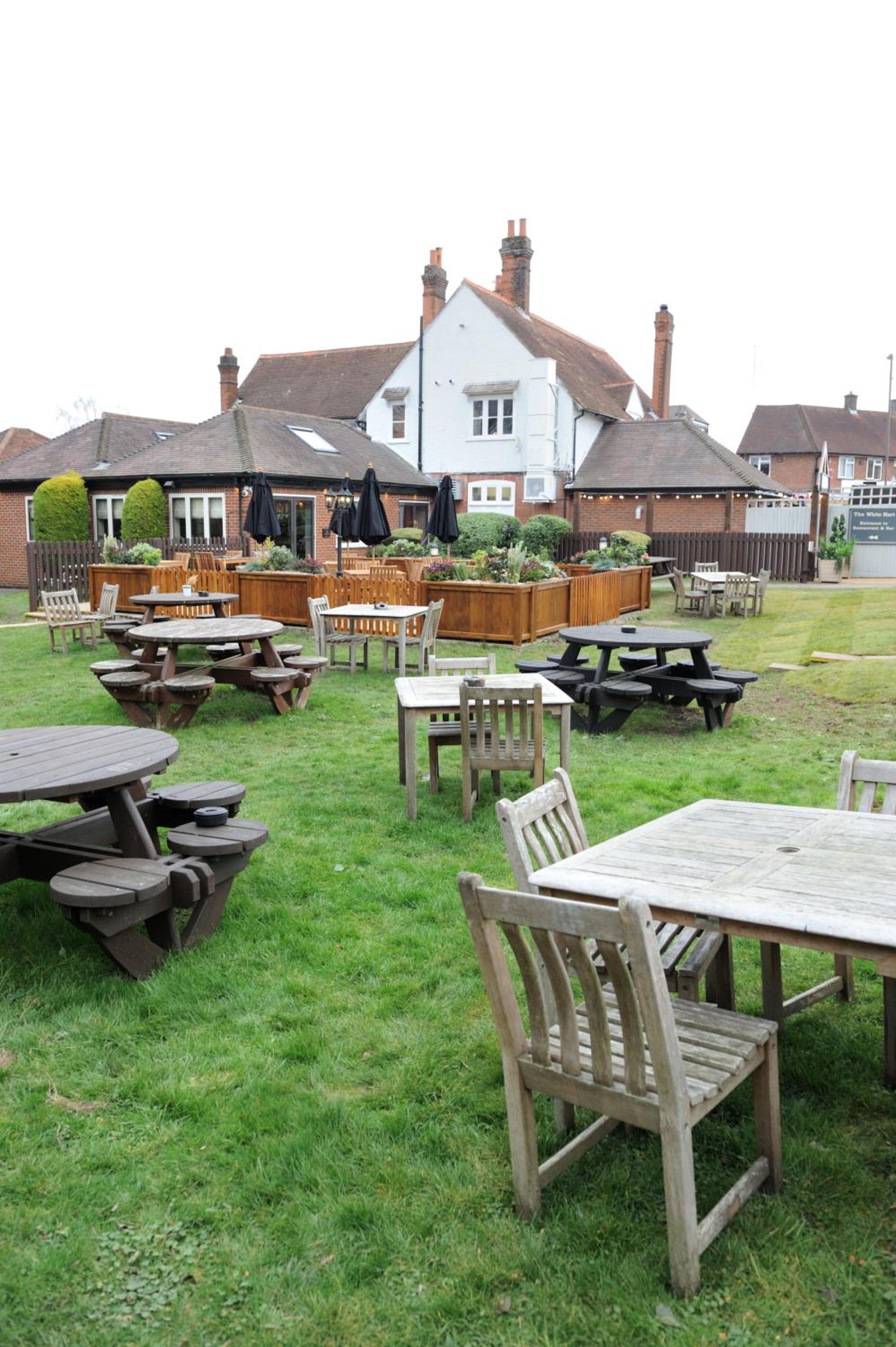 White Hart by Chef & Brewer Collection view 3