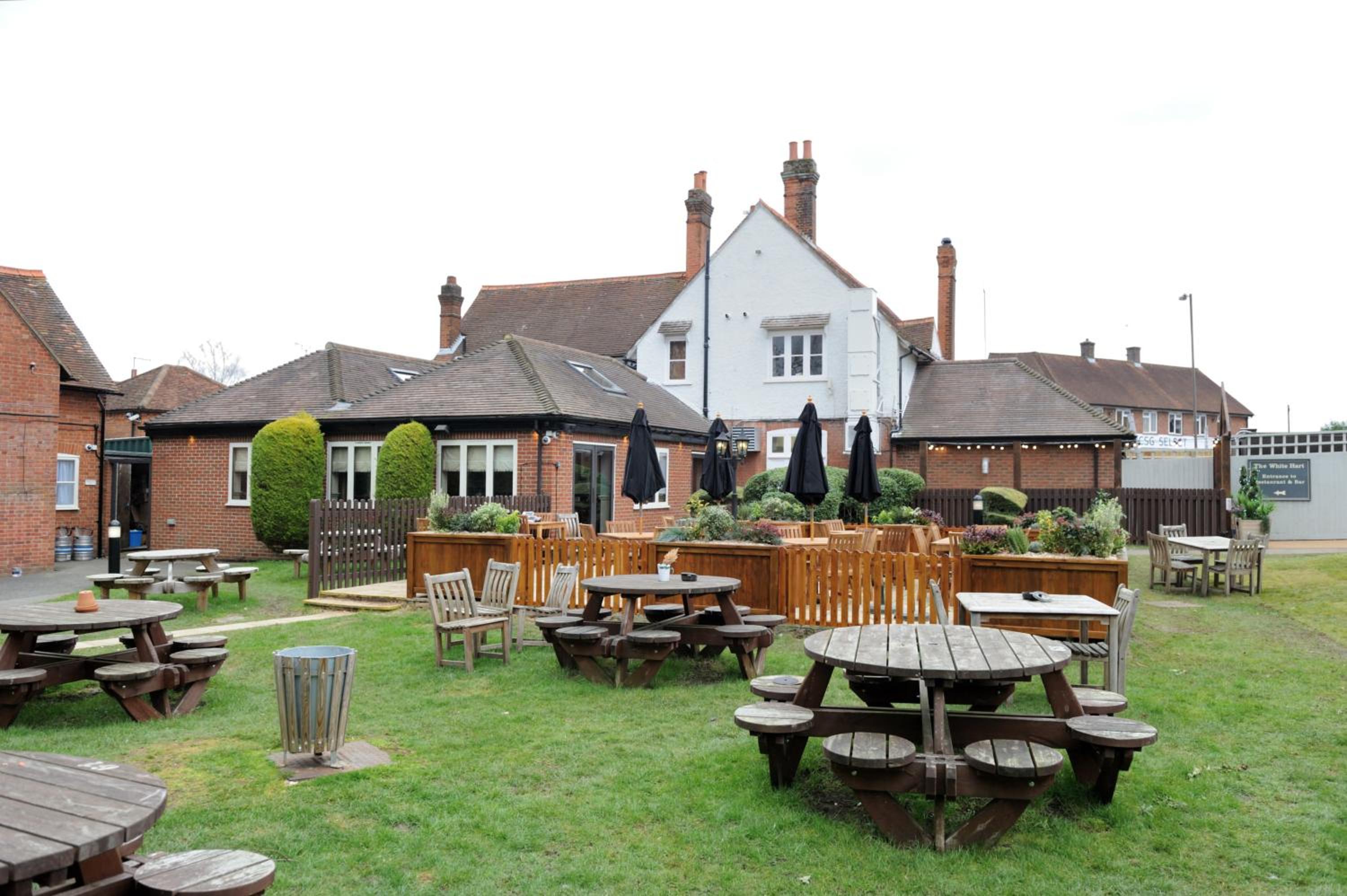 White Hart by Chef & Brewer Collection view 5